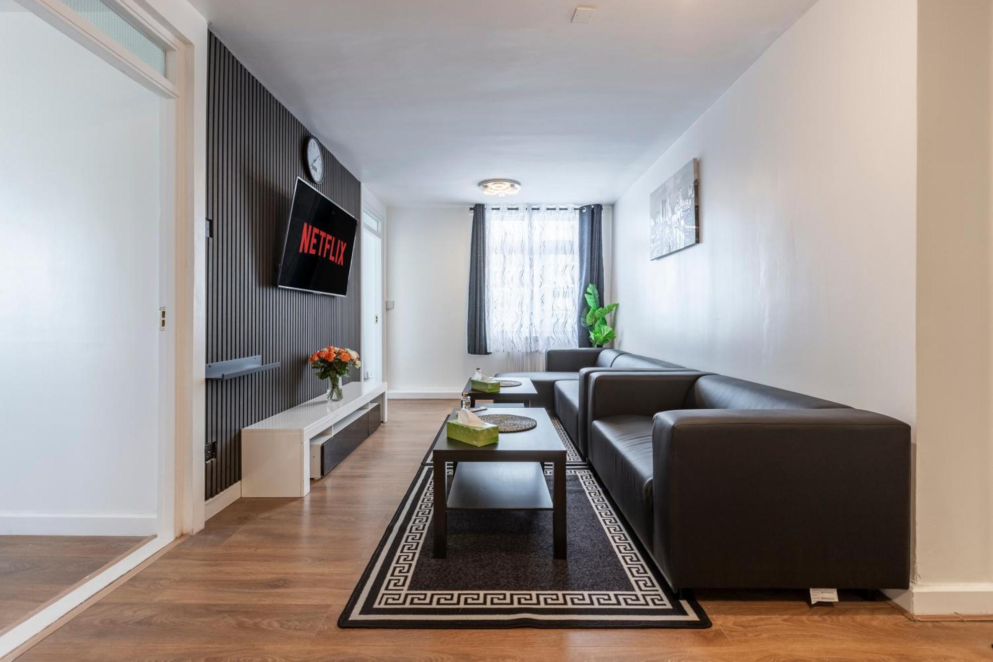 Shepherds Haven Luxury 4 Bed Flat With Self Check In * Londen