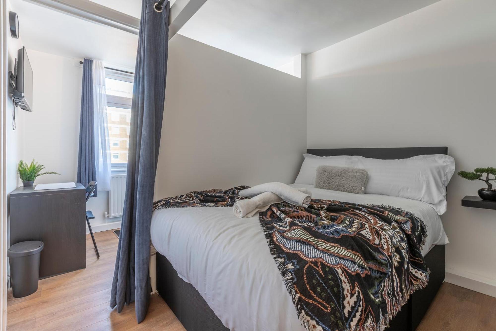 Shepherds Haven Luxury 4 Bed Flat With Self Check In Appartement Londen