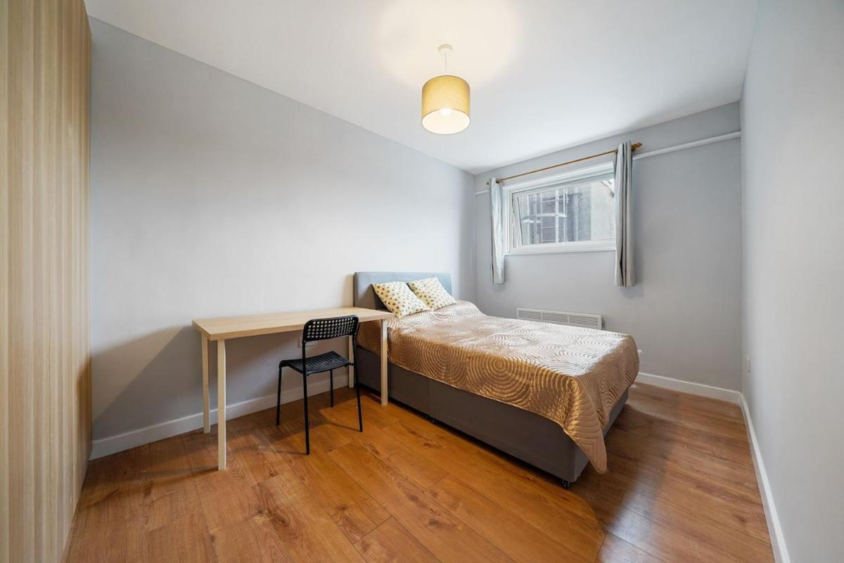 4 Bedroom Flat In Kensington London