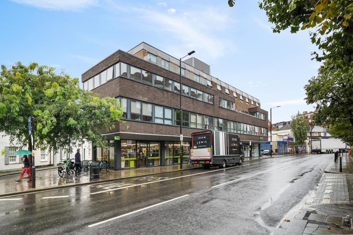 Apartment 4 Bedroom Flat In Kensington London