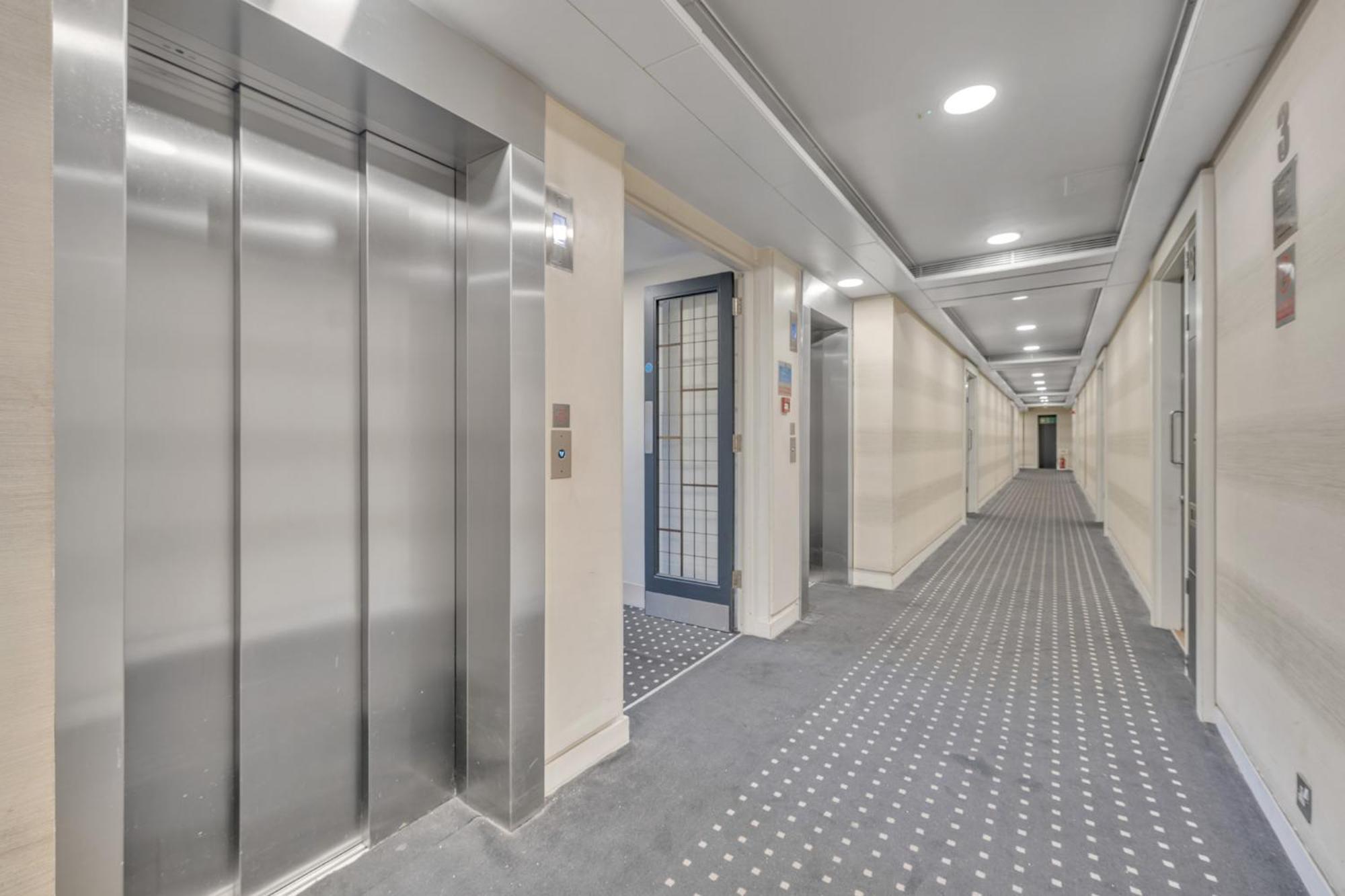 Deluxe 1-bedroom * London