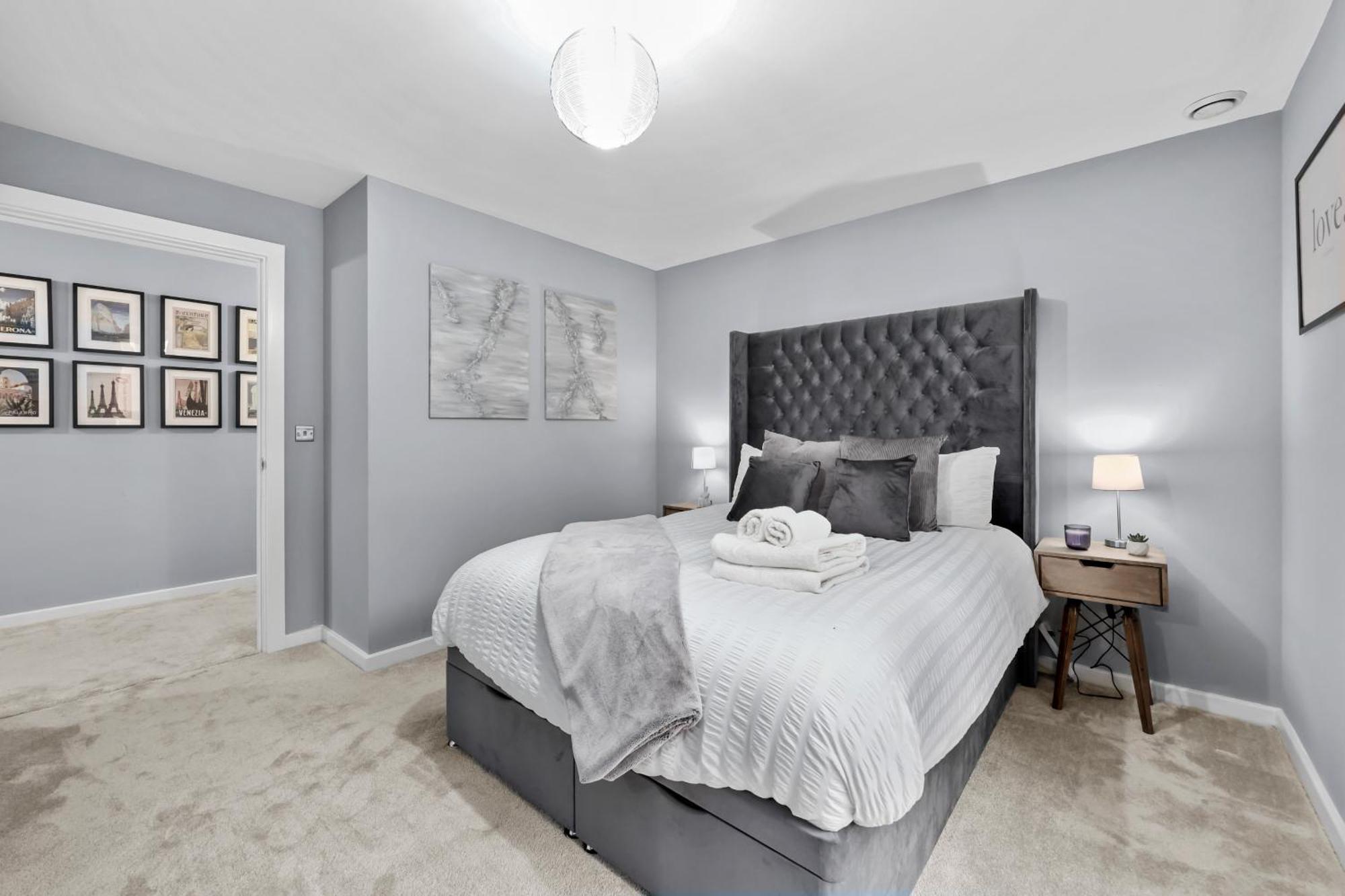 2-bedroom Short Term & Flexible Renting Canary Wharf Apartment London