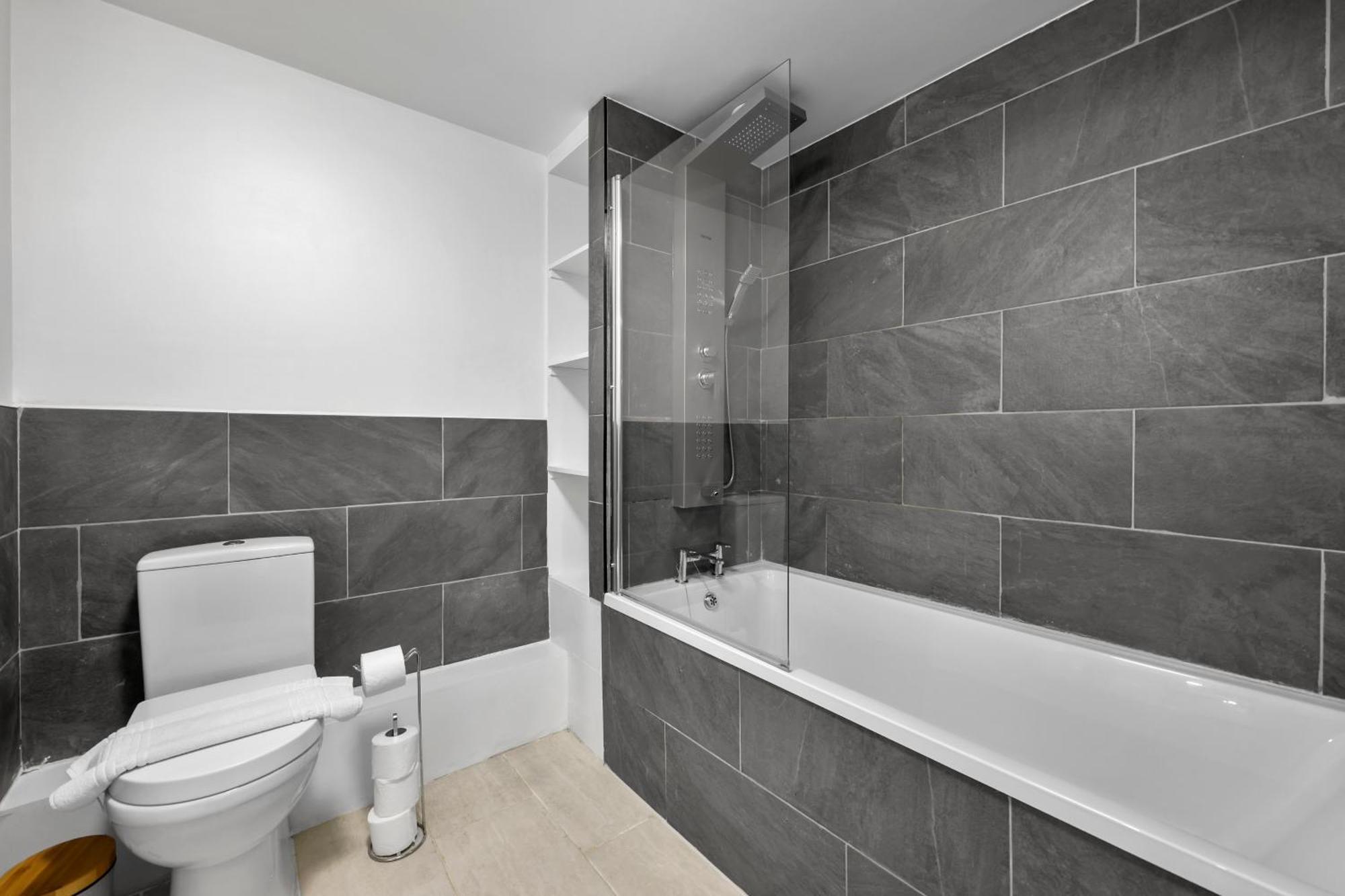2-bedroom Short Term & Flexible Renting Canary Wharf Apartment