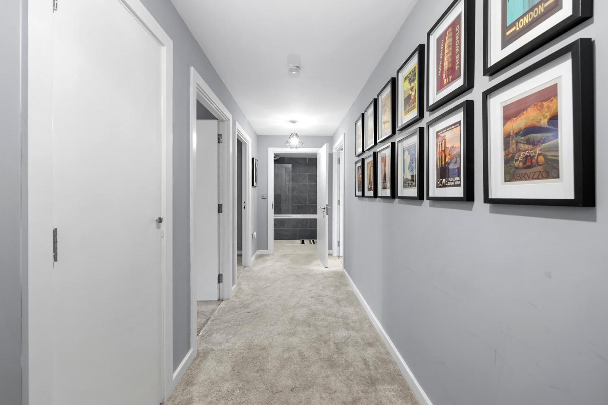 2-bedroom Short Term & Flexible Renting Canary Wharf Apartment London