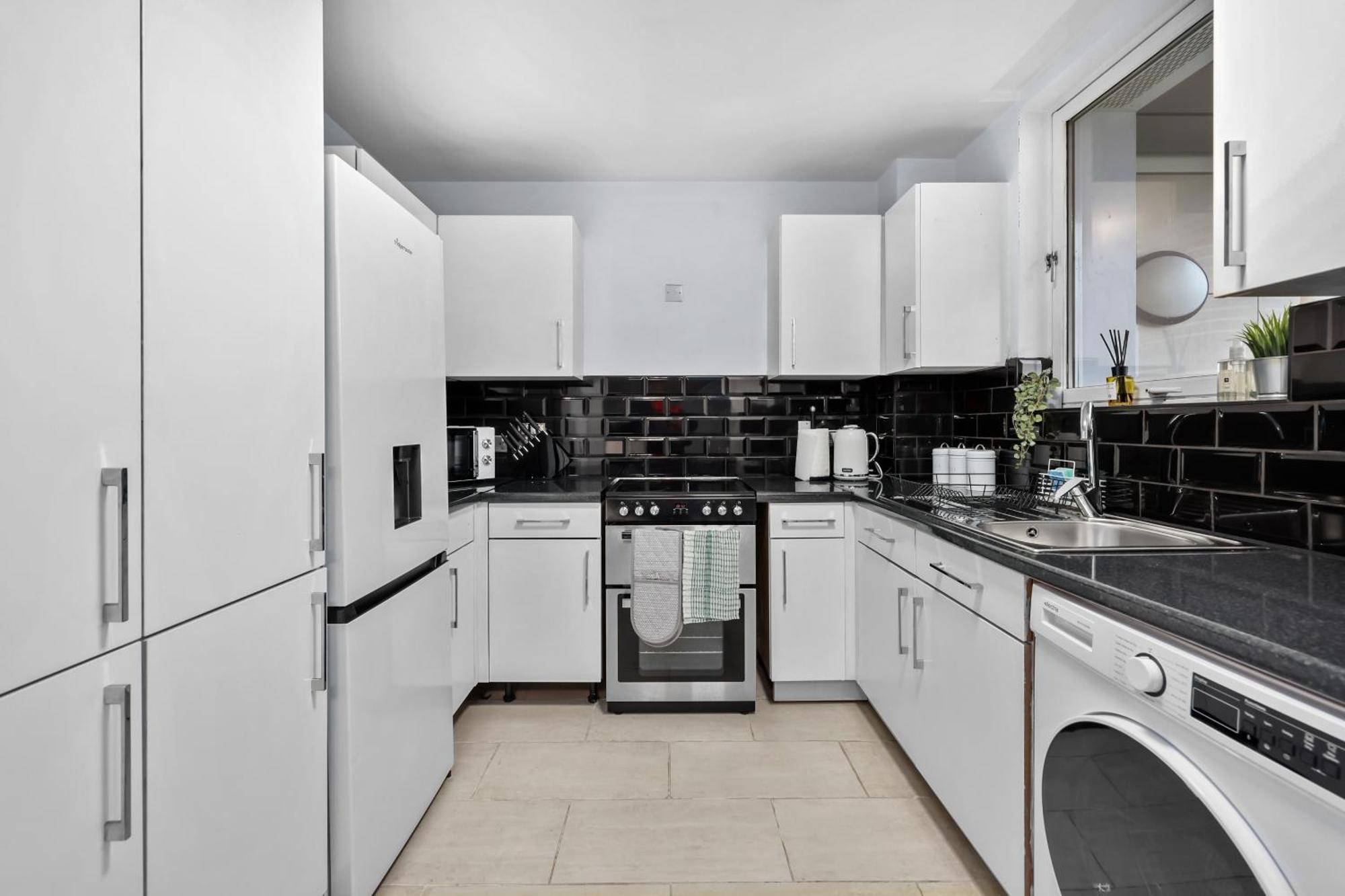 2-bedroom Short Term & Flexible Renting Canary Wharf Apartment *