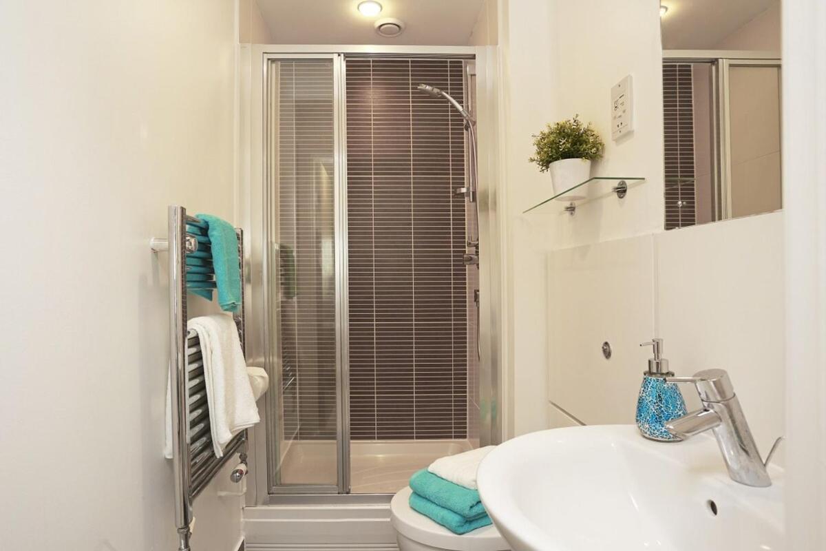 Deluxe Tower Bridge Apartment *