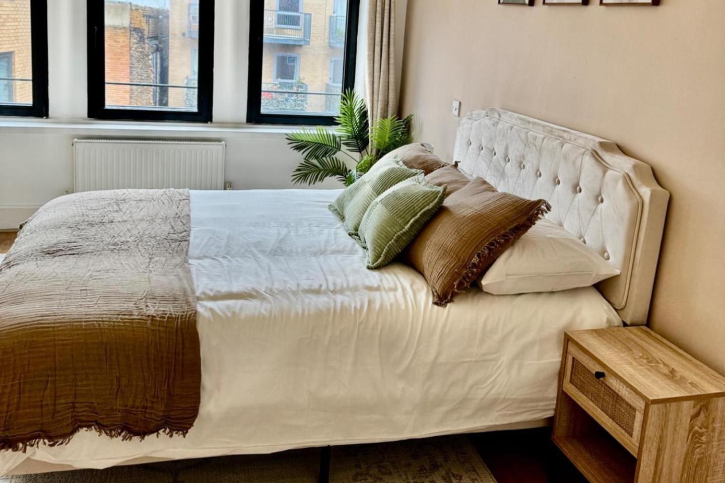 Stylish 1 Bed - Sleeps 4 & Free Parking Apartment London