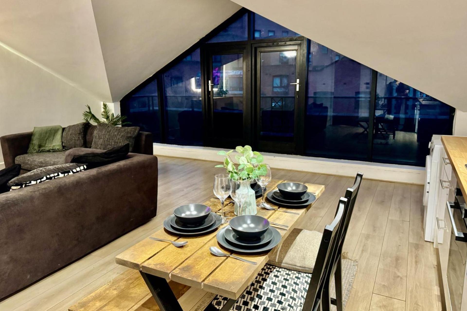 Stylish 1 Bed - Sleeps 4 & Free Parking * London