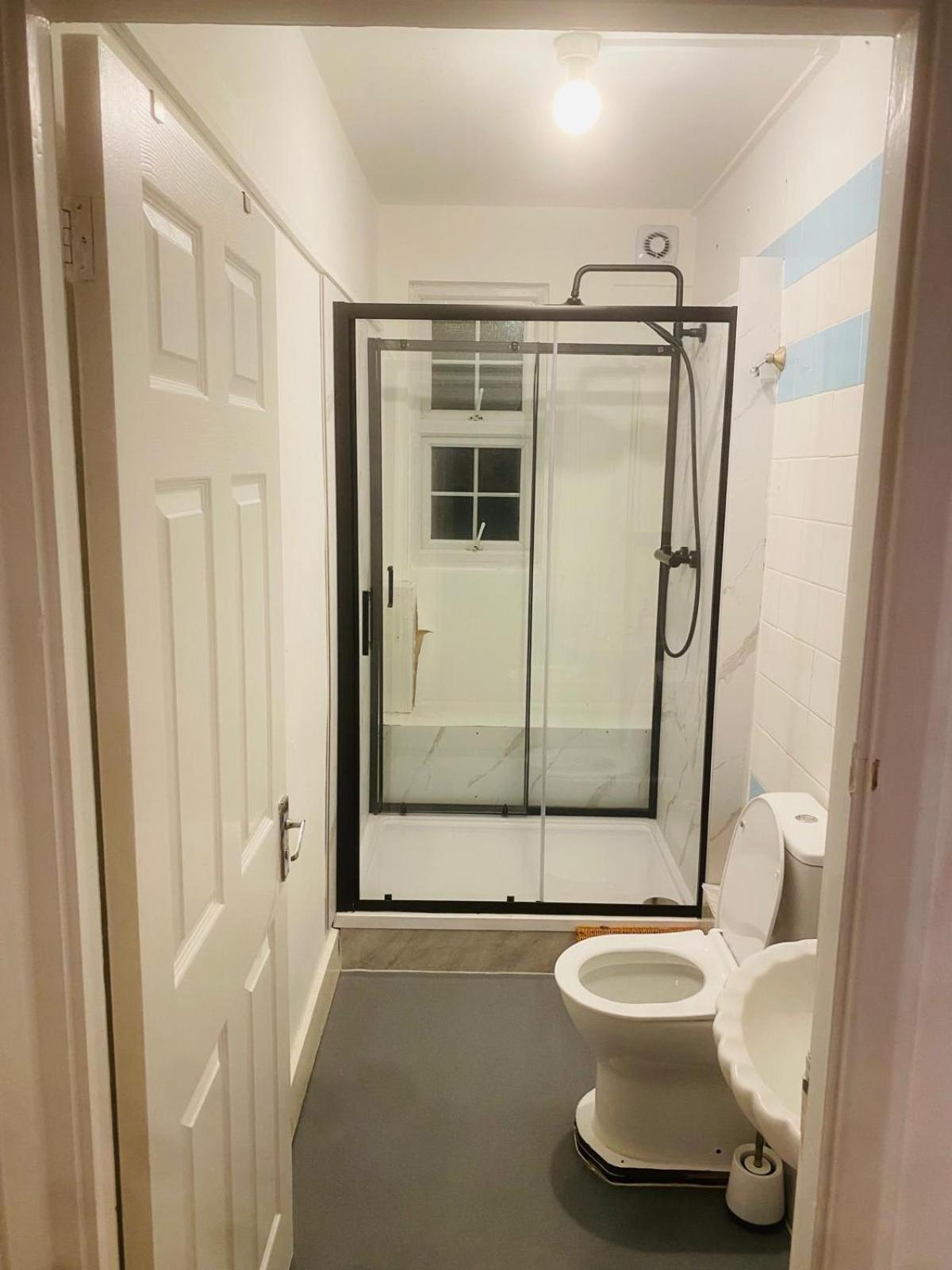 1 Bed Flat In Little Venice * London