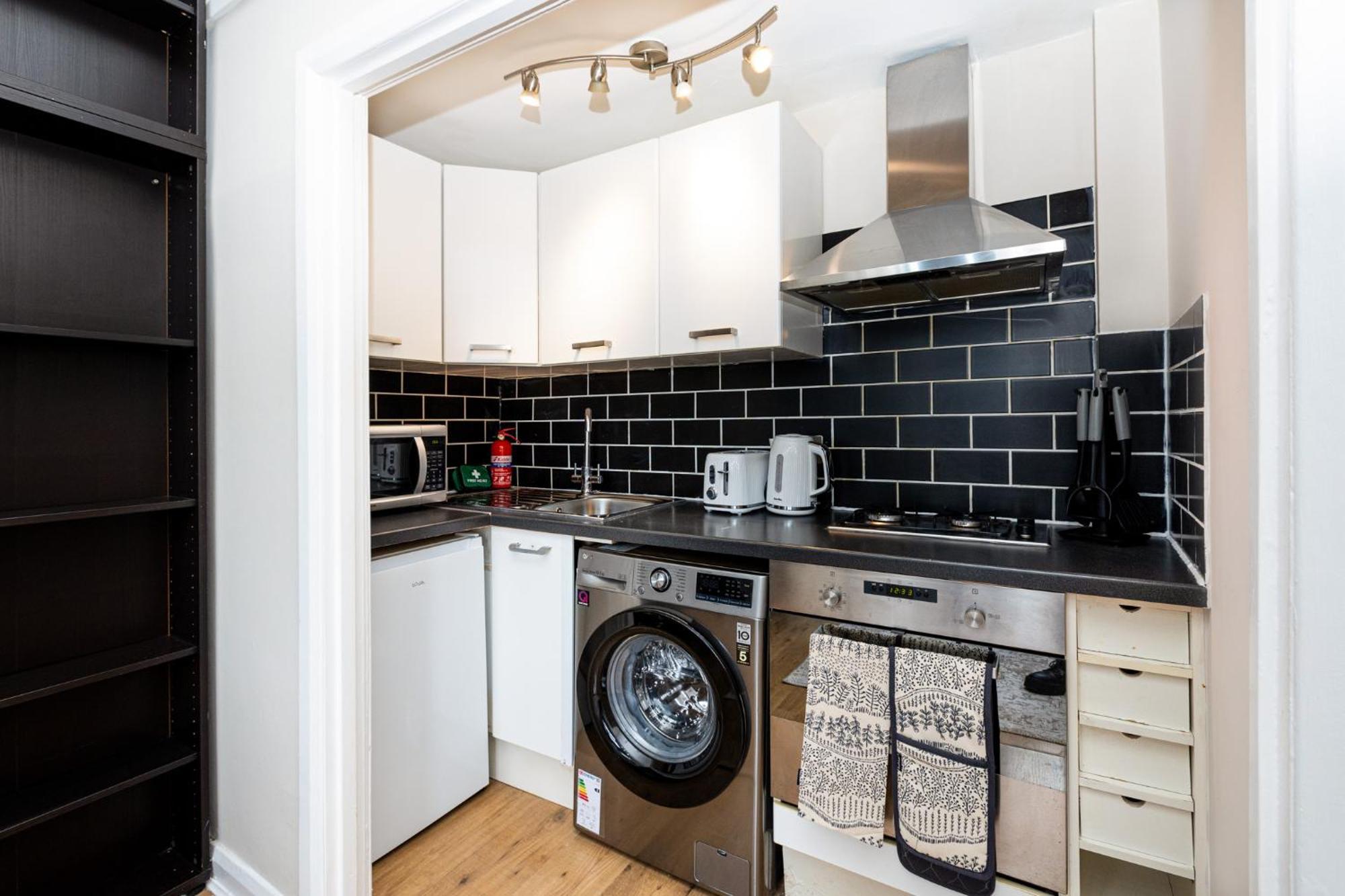 Exquisite 1br, 5min Kensington Olympia Tube *