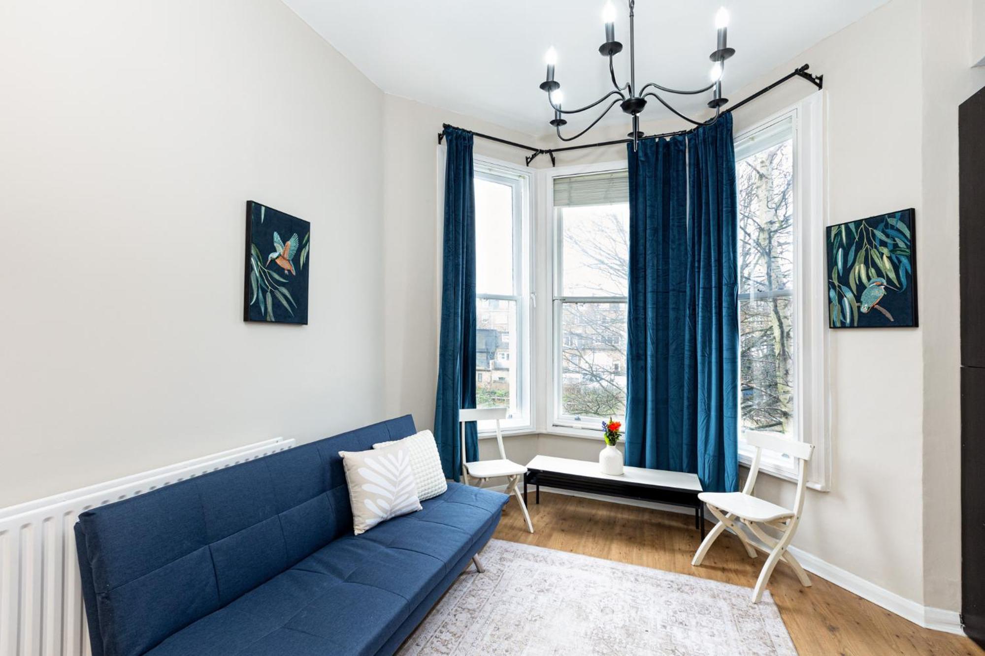 Exquisite 1br, 5min Kensington Olympia Tube Apartment