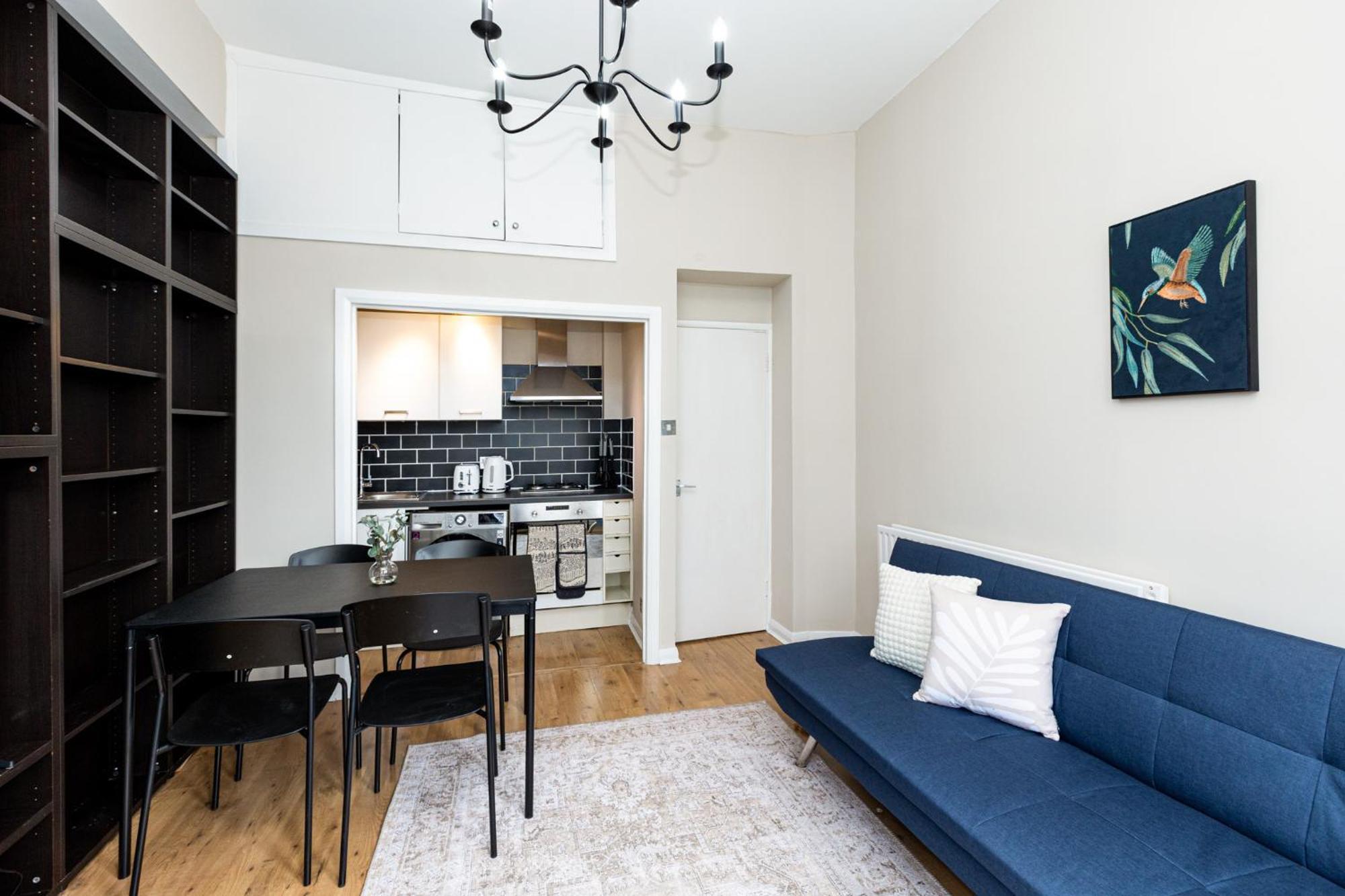 Apartment Exquisite 1br, 5min Kensington Olympia Tube London