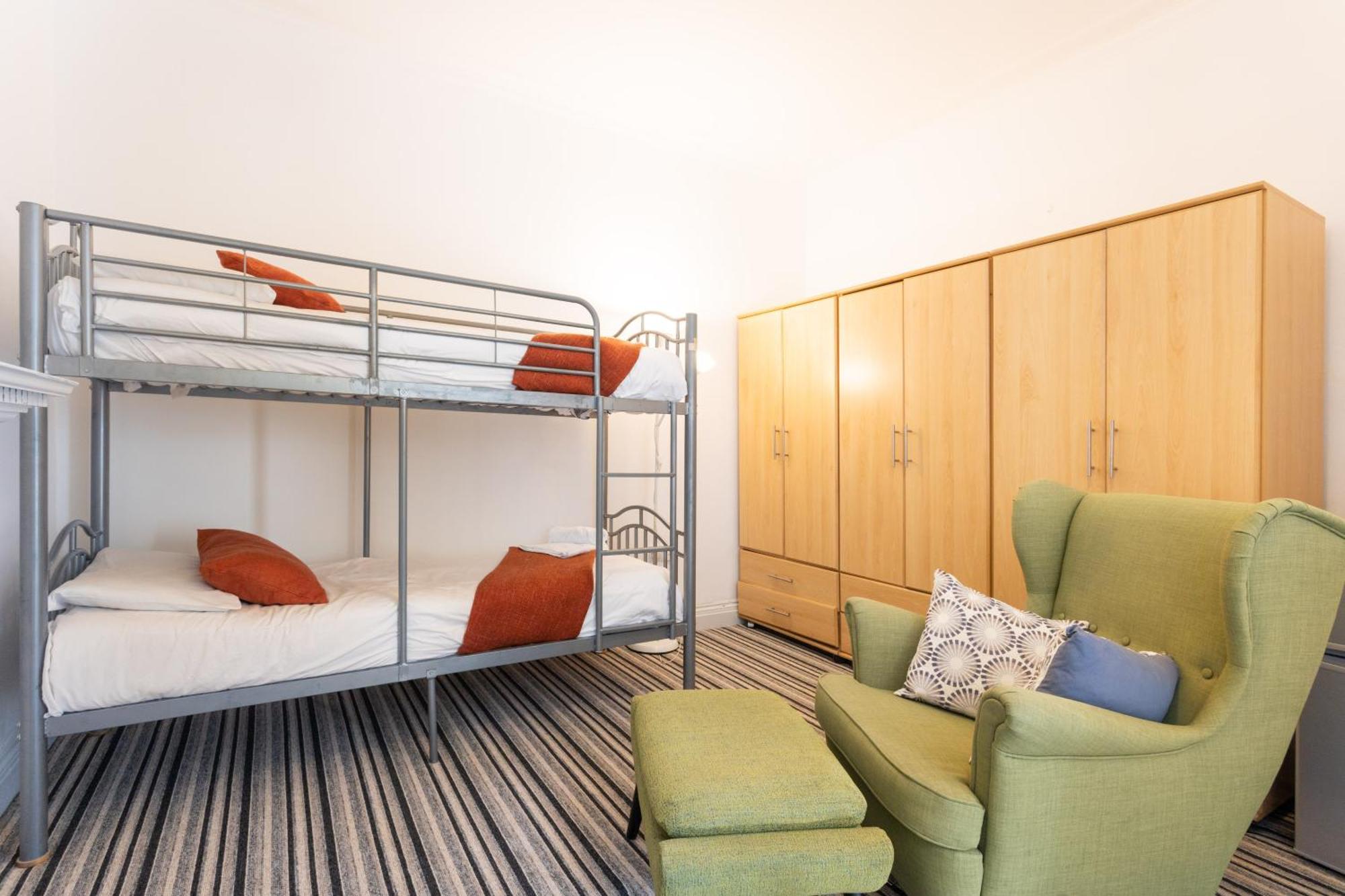270 Earls Court Road Hostal
