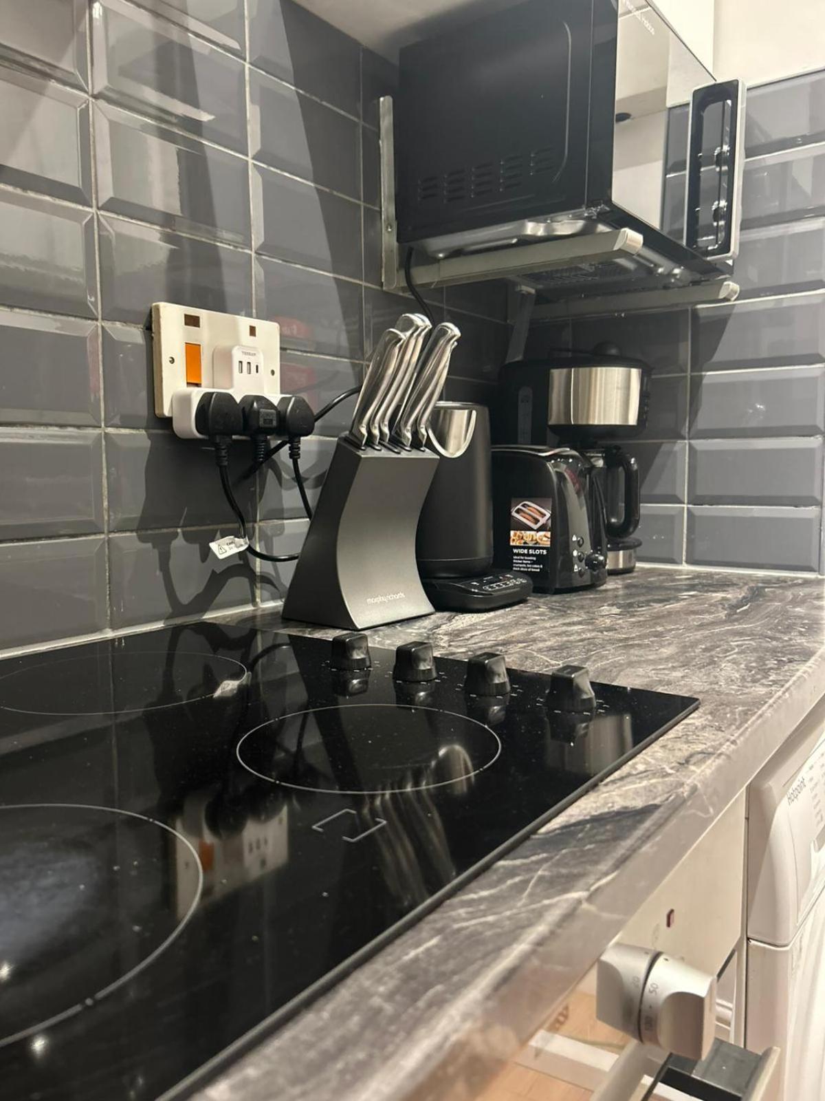 Cosy Paddington 2 Bedroom Prime Location *