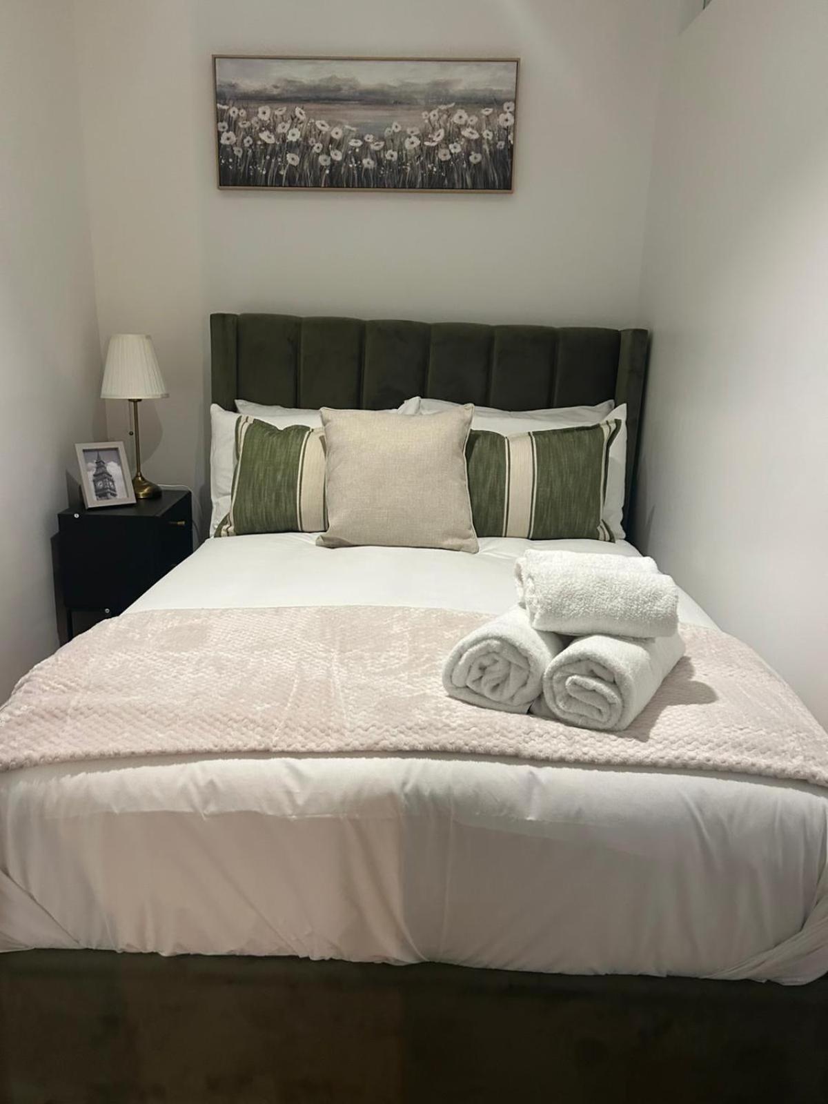 Cosy Paddington 2 Bedroom Prime Location