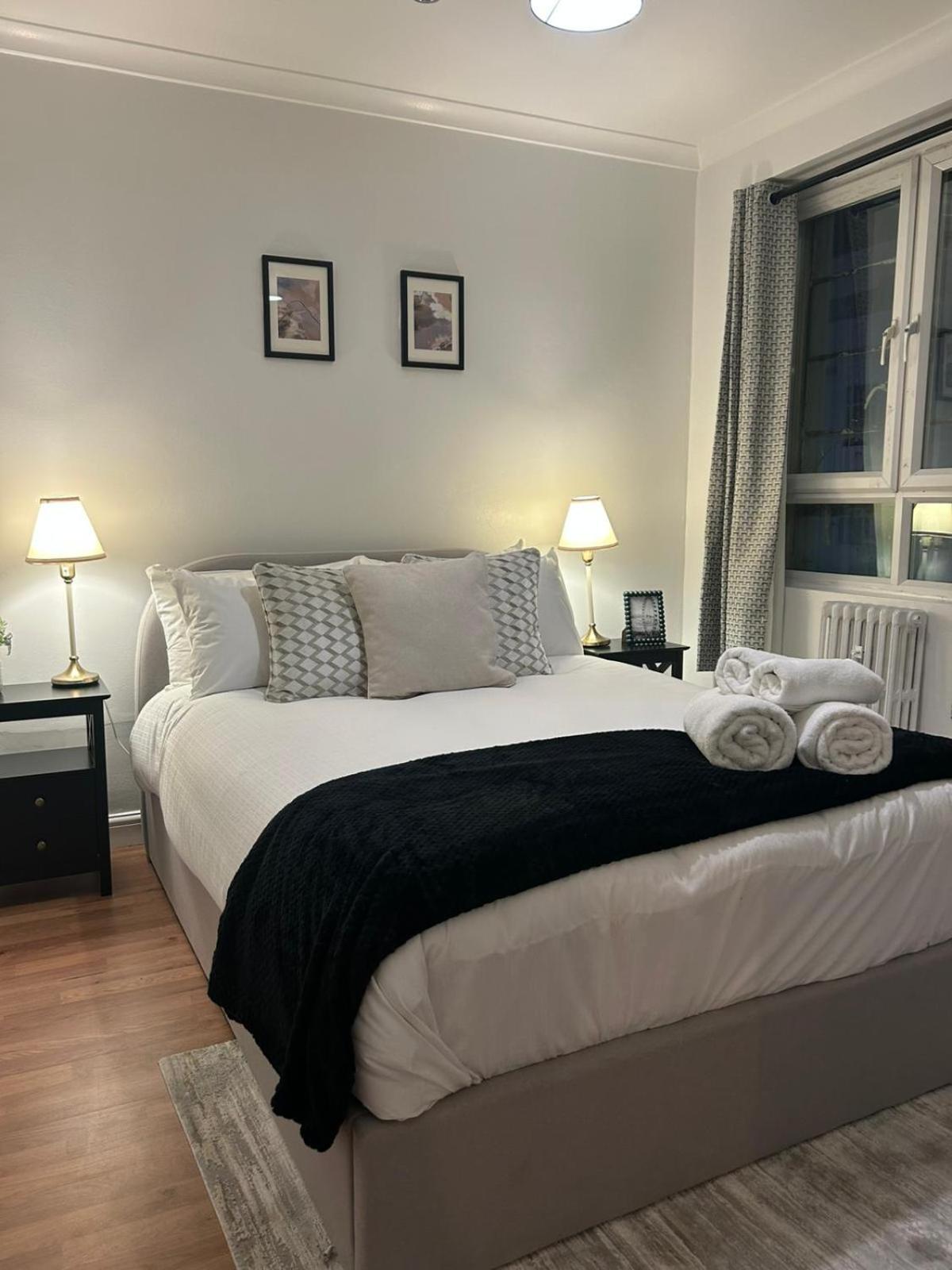 Cosy Paddington 2 Bedroom Prime Location Apartment *