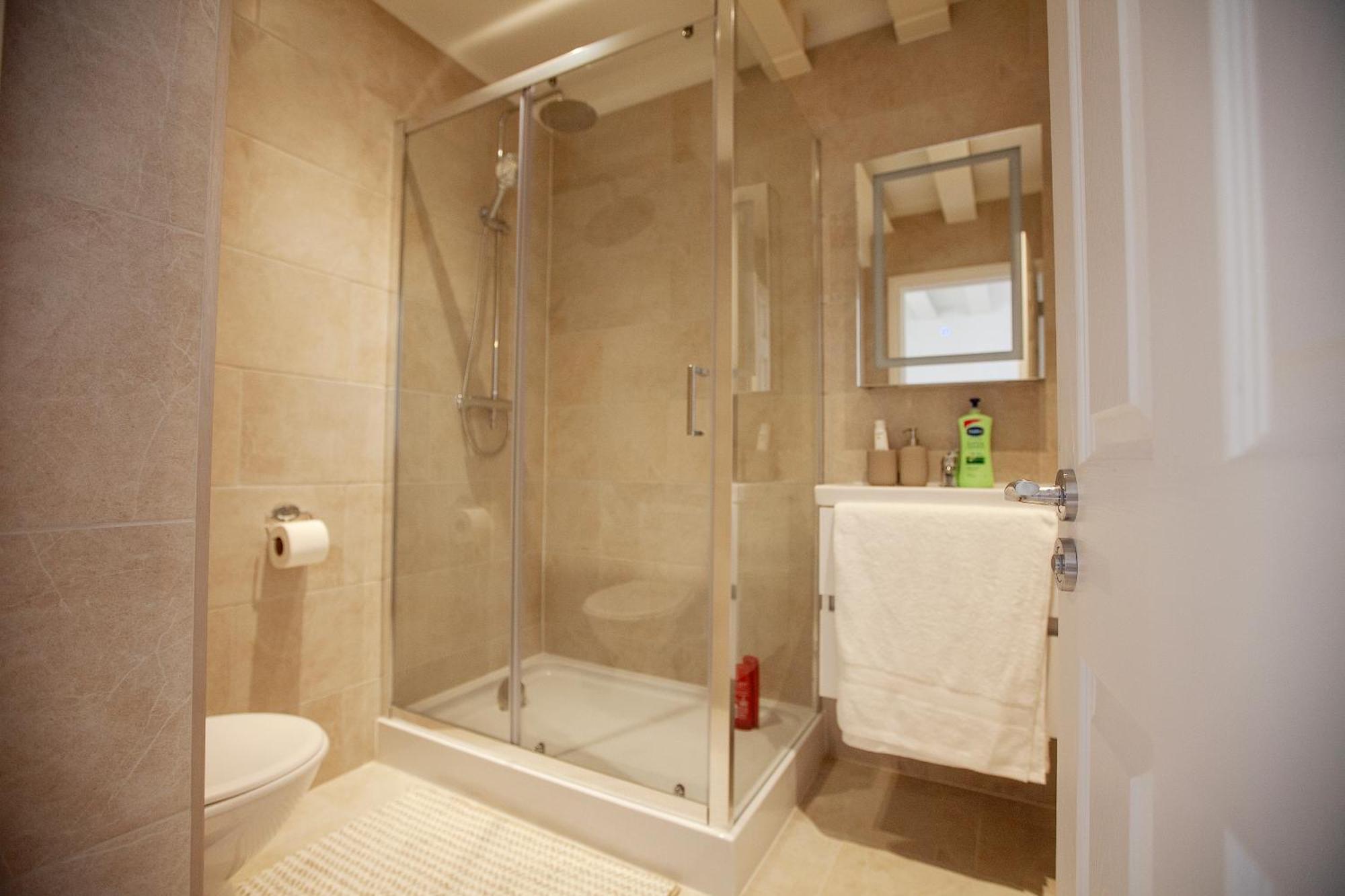 Cozy & Flat For 3 ! * London