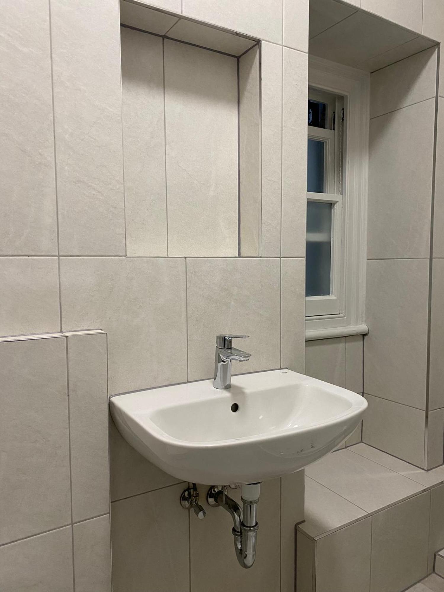 270 Earls Court Road *