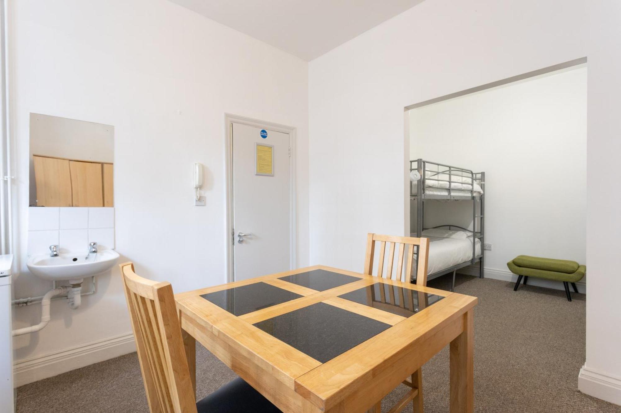 270 Earls Court Road Hostel