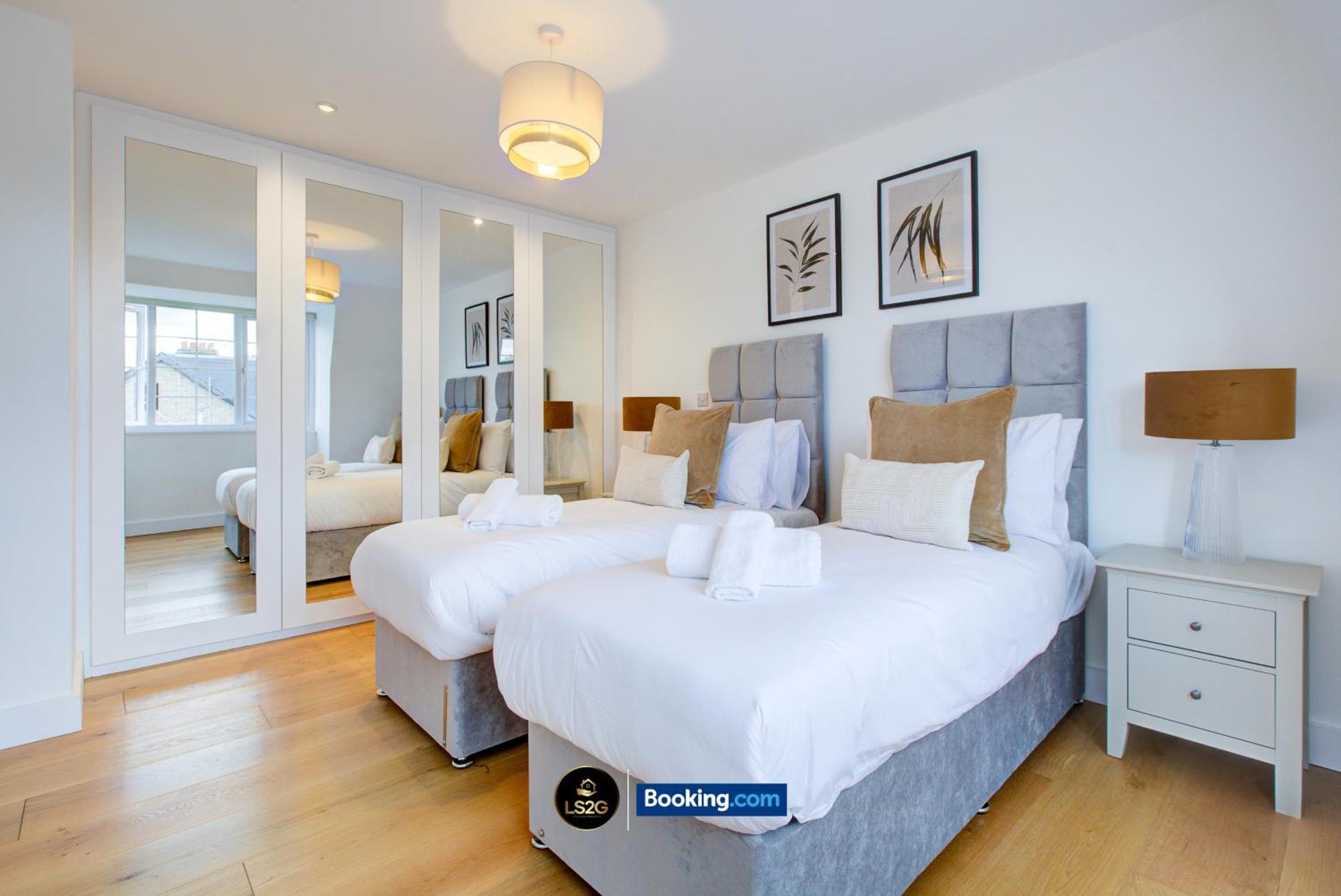 Apartment 2 Bedroom By Ls2g Short Lets & Serviced Greater With Private Balcony London