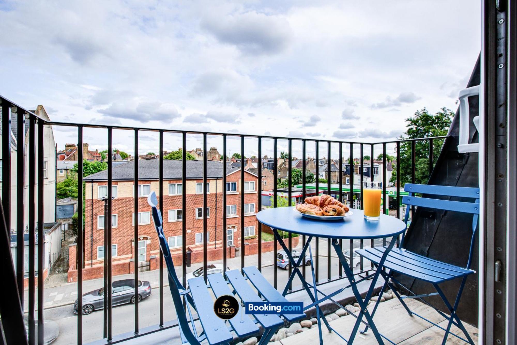 Apartment 2 Bedroom By Ls2g Short Lets & Serviced Greater With Private Balcony London