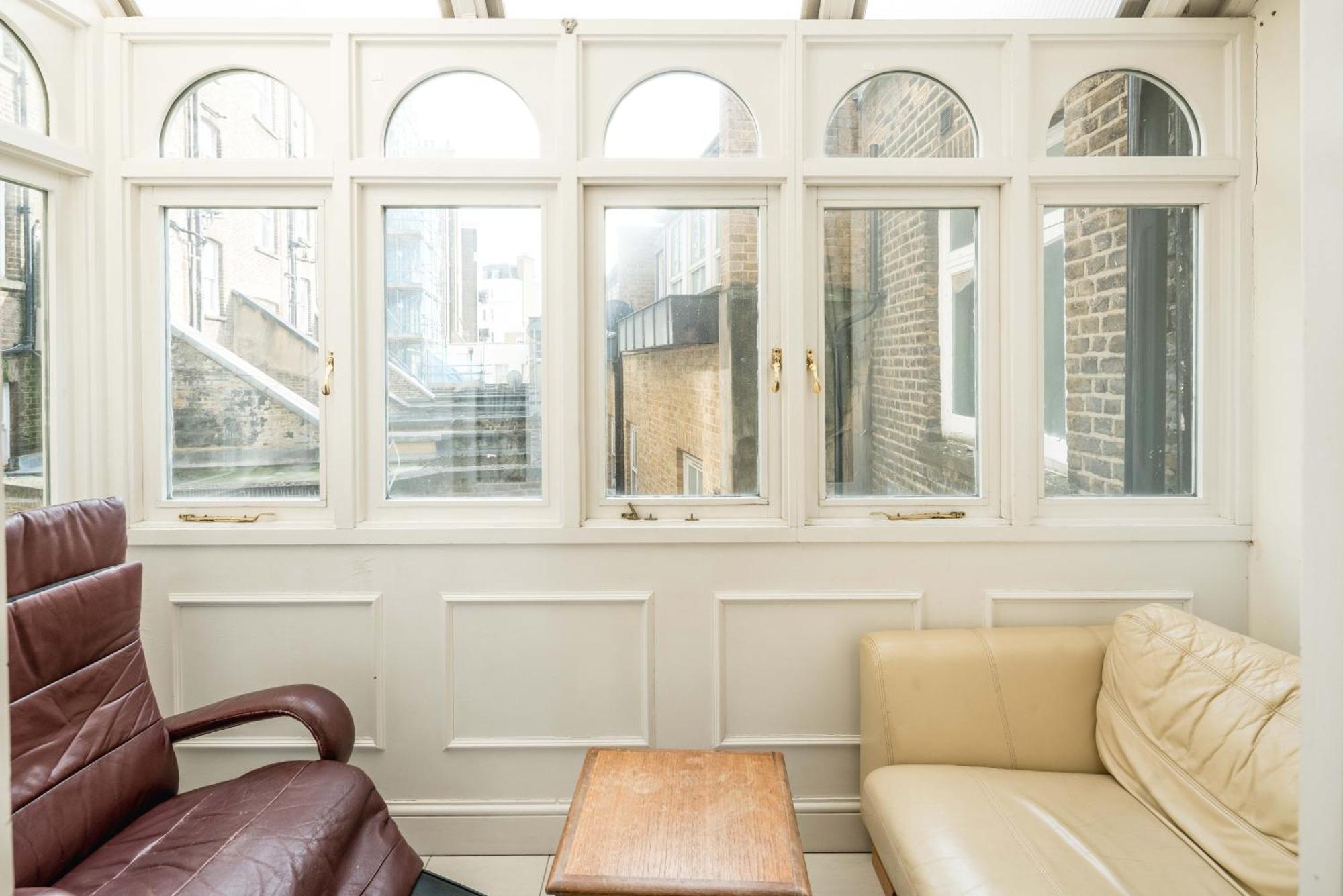 Four Beds By The Station Londres
