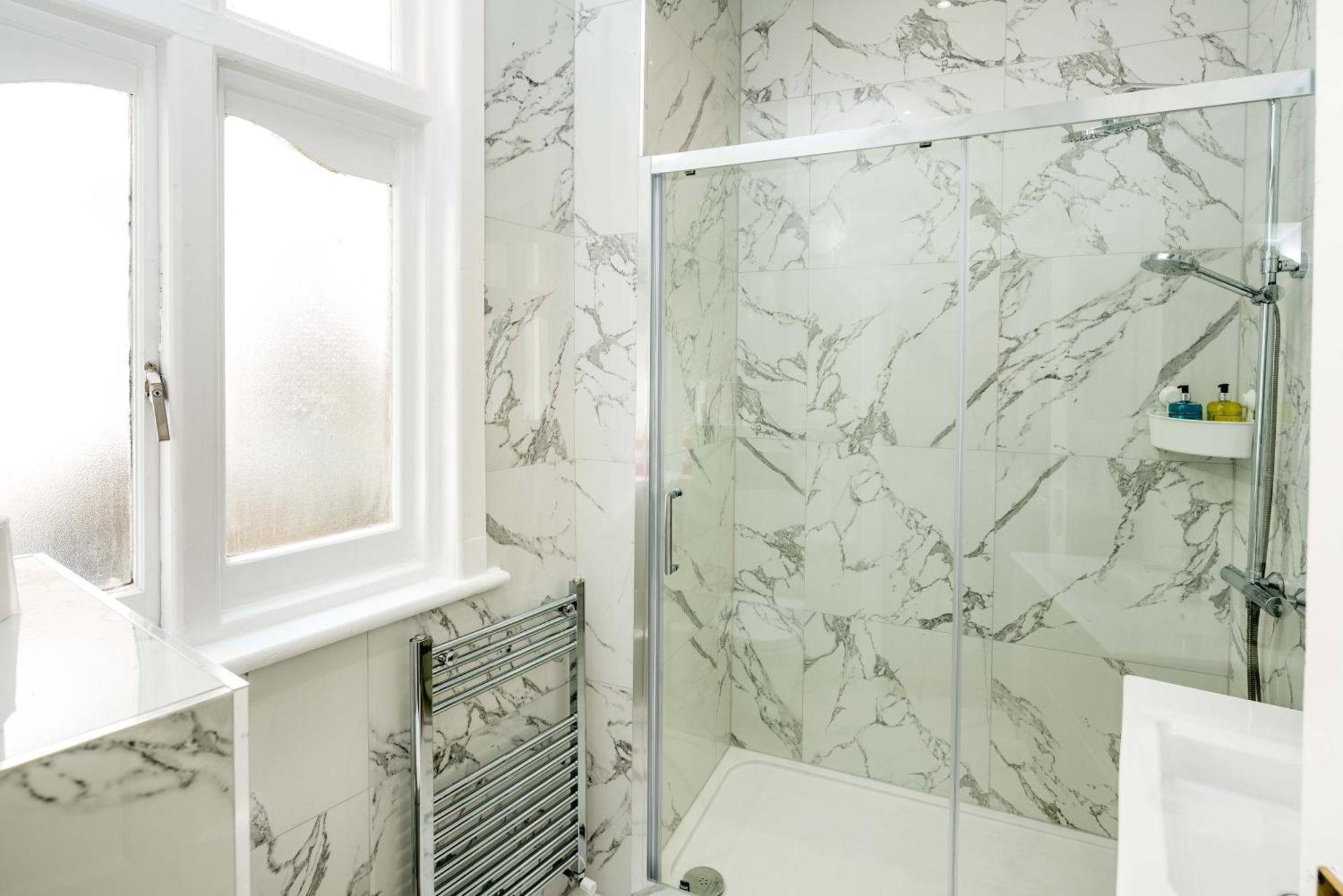 Apartamento Four Beds By The Station Londres