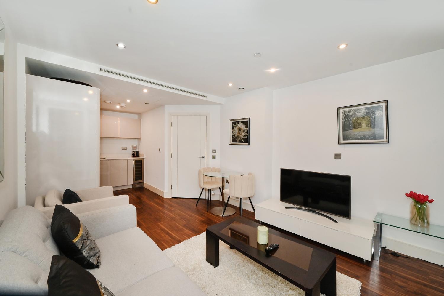 Tower Bridge - Balcony - Ac - Heated Floor - Fast Wifi - Luxurylondonstays Appartement Londen