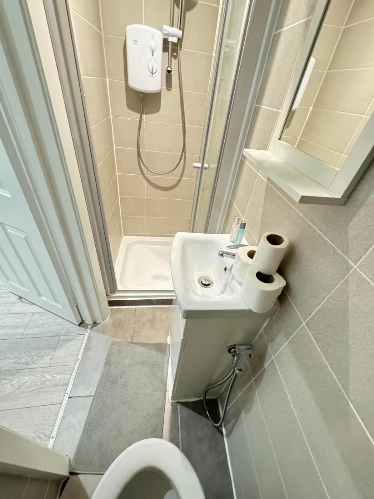 Comfortable Near Apartment London