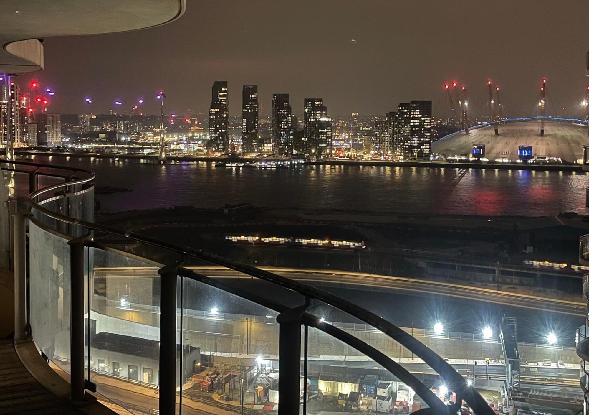 Appartement Luxury 1 Bedroom In With Free Parking *