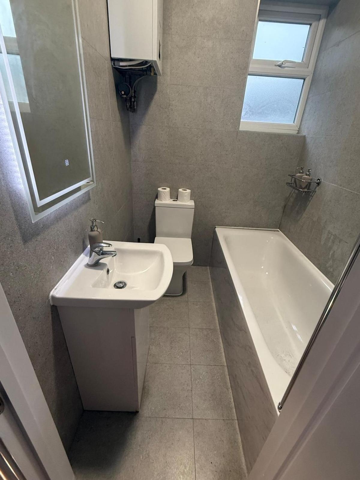 One Bed Flat In Clapham Junction * London