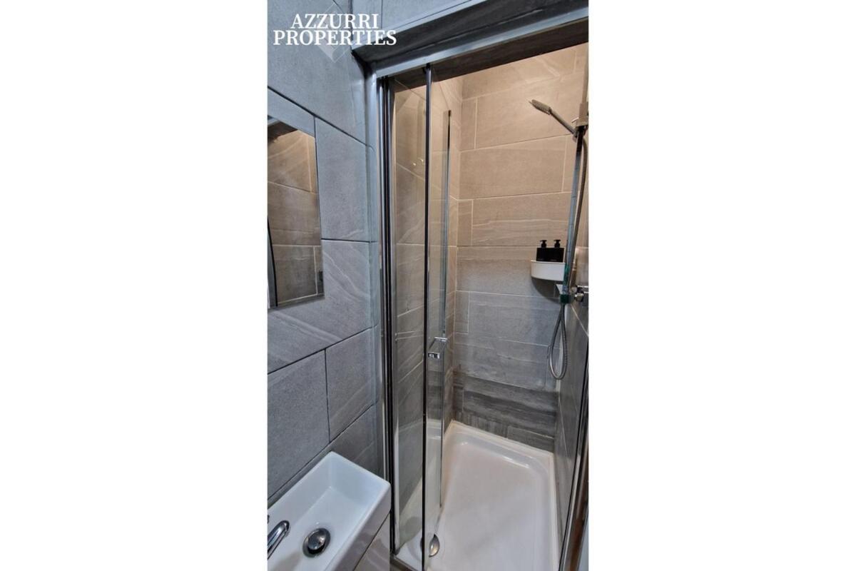 Apartment Two Bed Flat - 6 Minutes To Canning Town Station London