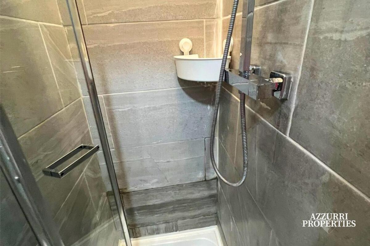 Apartment Two Bed Flat - 6 Minutes To Canning Town Station *