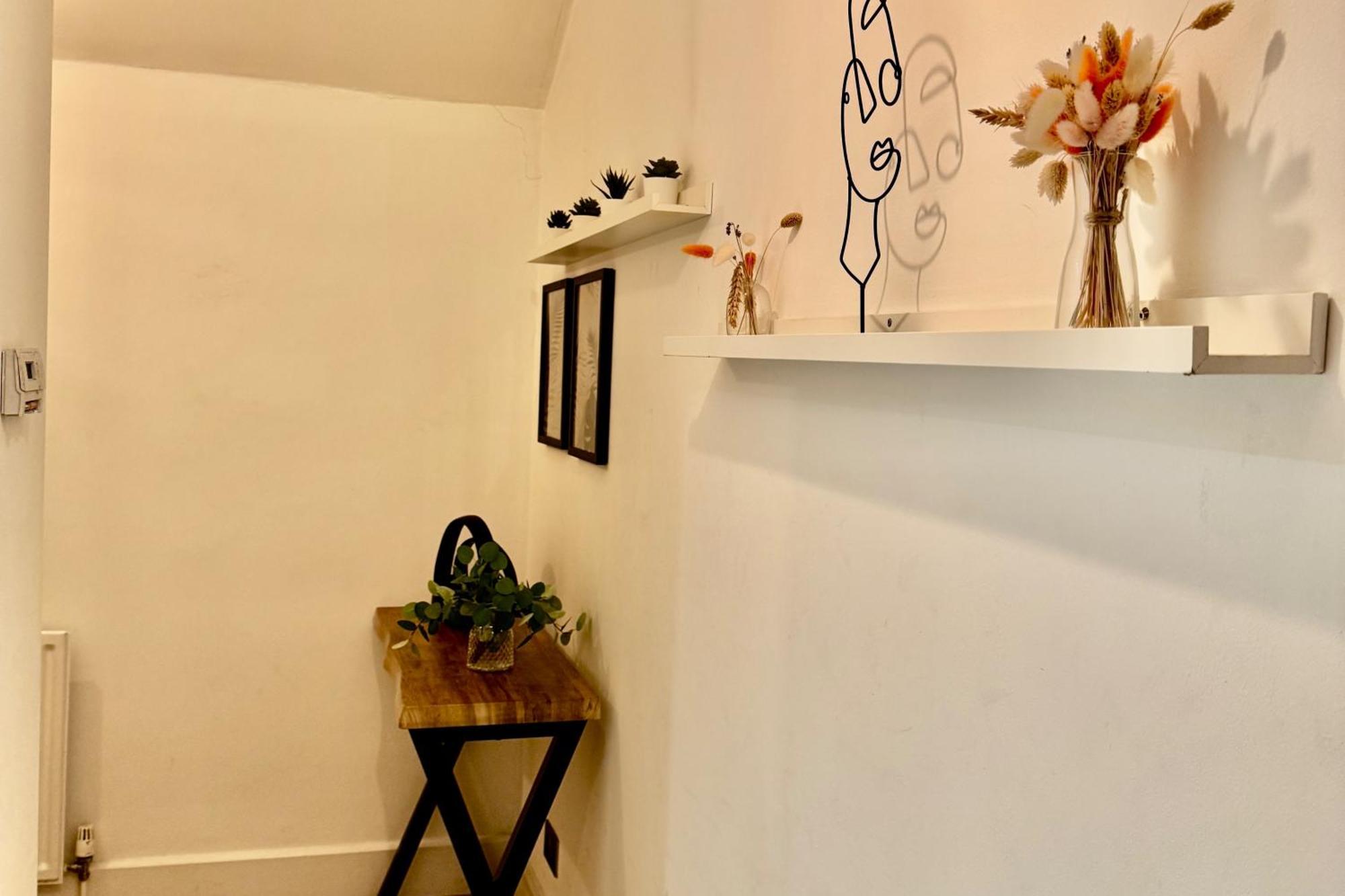 Apartment Stylish 1 Bed - Sleeps 4 & Free Parking London