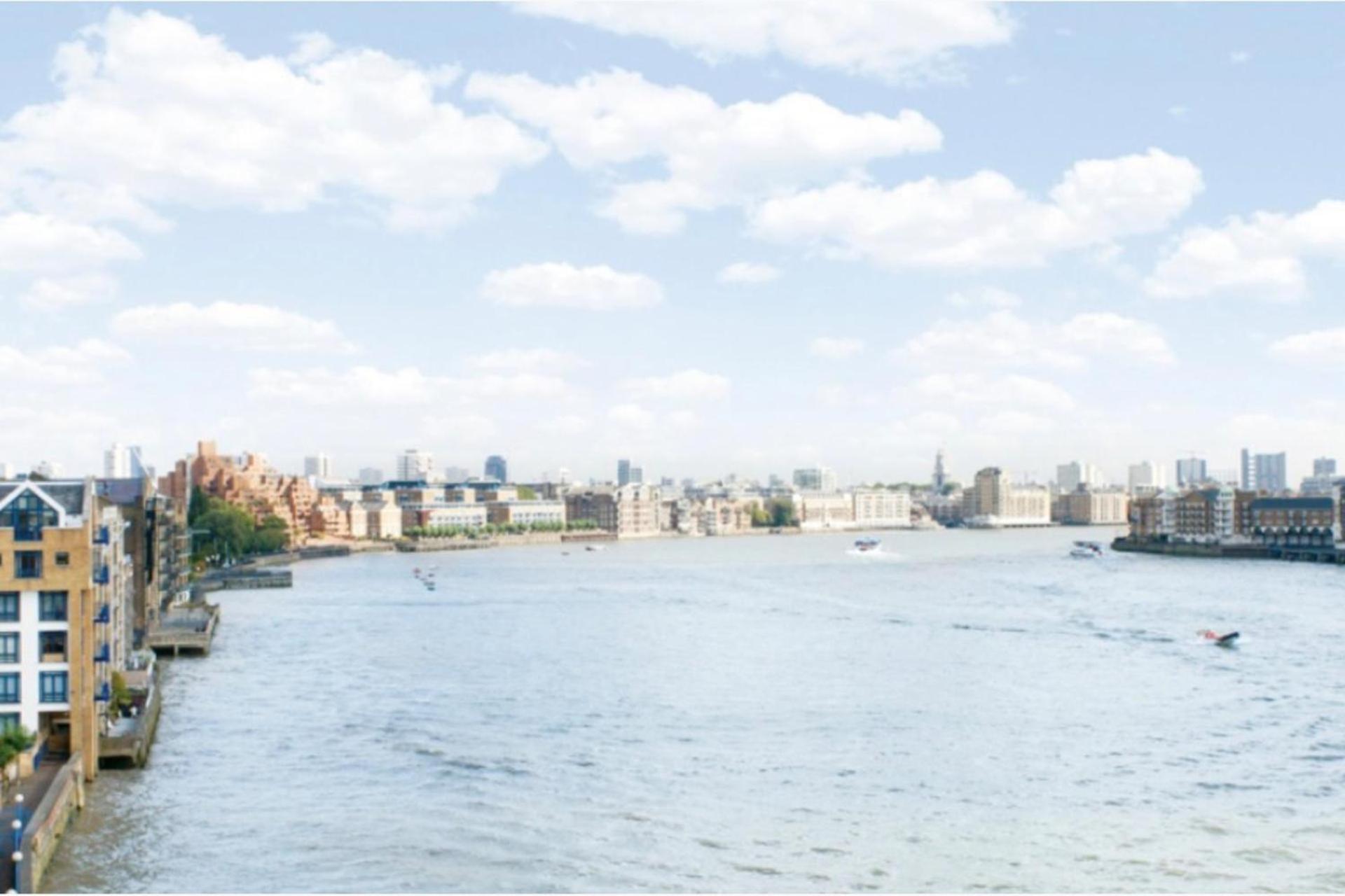 Stylish 1 Bed - Sleeps 4 & Free Parking Apartment *