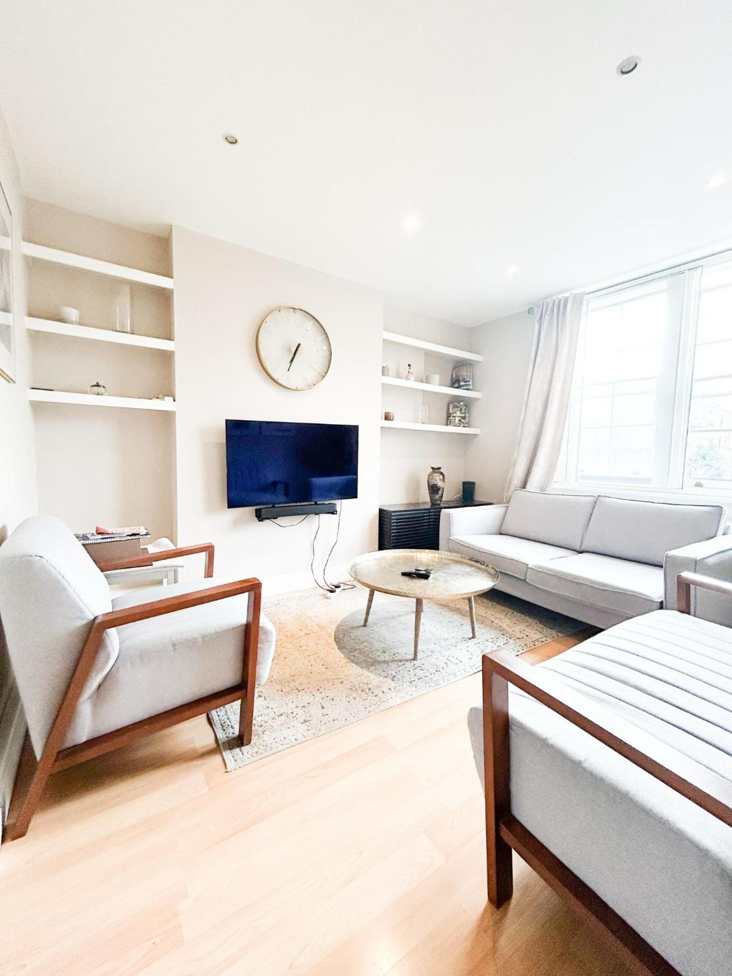 Hammersmith 2 Bedroom Flat River Thames Apartment London