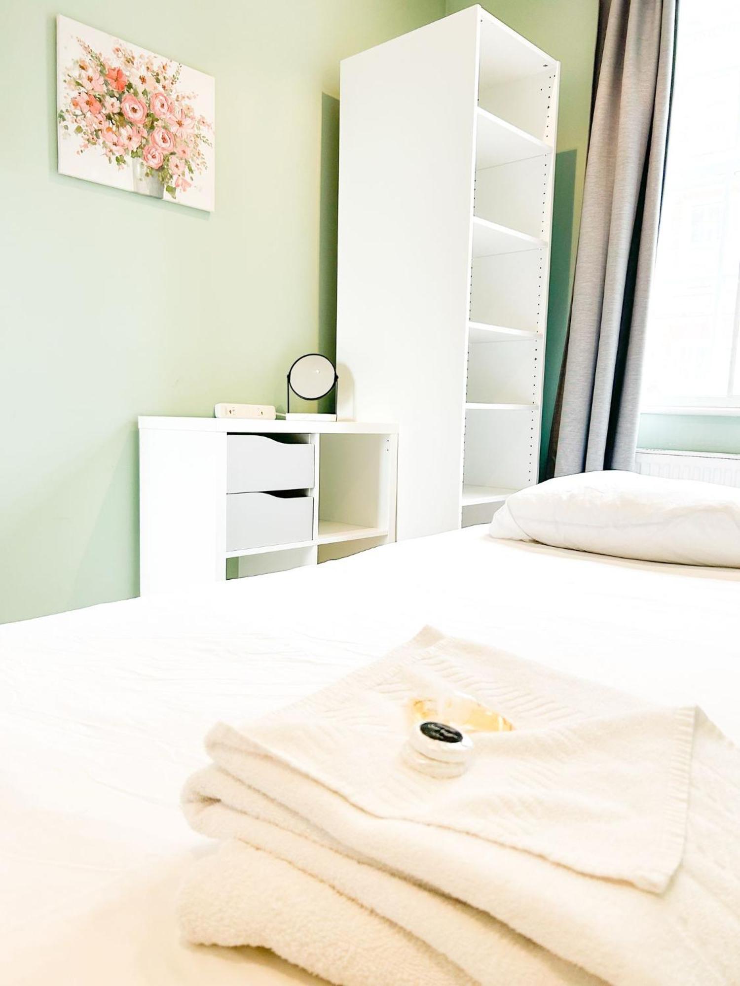 Apartment Hammersmith 2 Bedroom Flat River Thames *