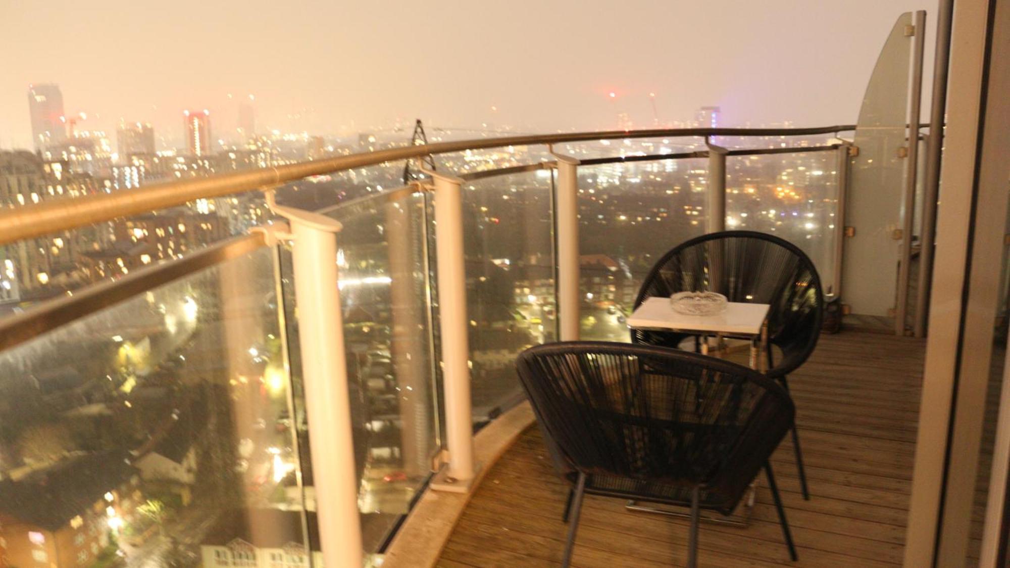 Luxury 1 Bedroom In With Free Parking Appartement *