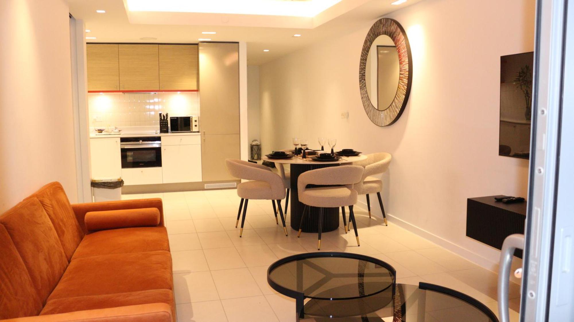 Luxury 1 Bedroom In With Free Parking Appartement Londen