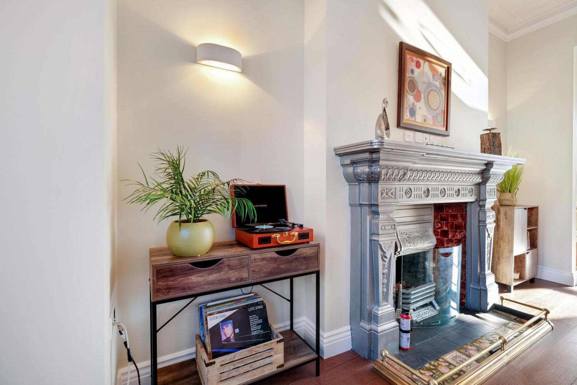 Stunning Edwardian 6-bedroom Family In Muswell Hill Holiday home London