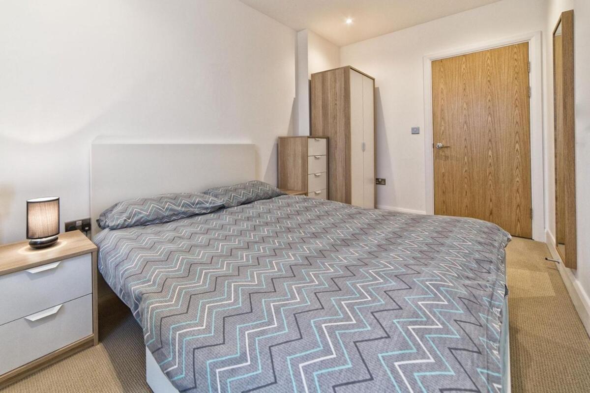New Chic Luxury Flat View At Isle Of Dogs And The Apartment London