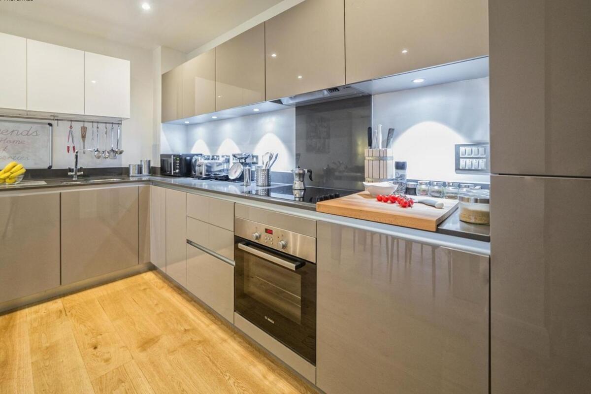 Apartment New Chic Luxury Flat View At Isle Of Dogs And The London