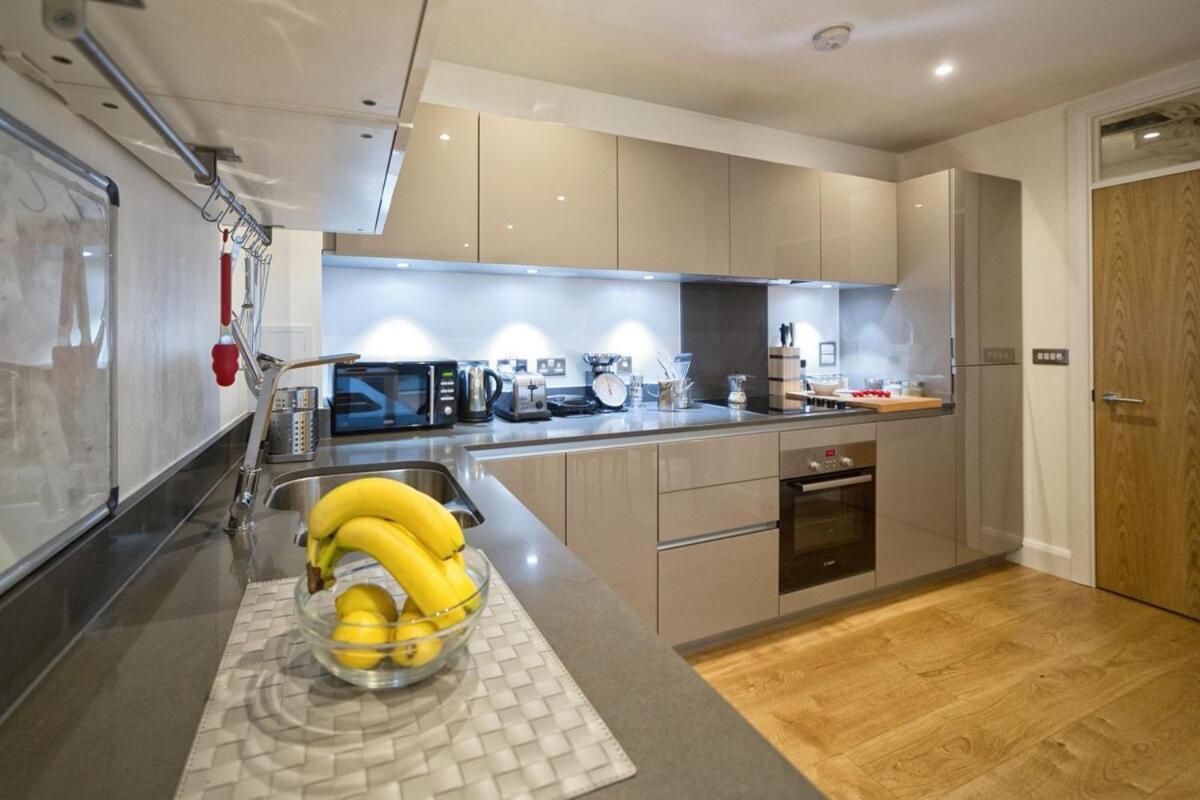 New Chic Luxury Flat View At Isle Of Dogs And The Apartment