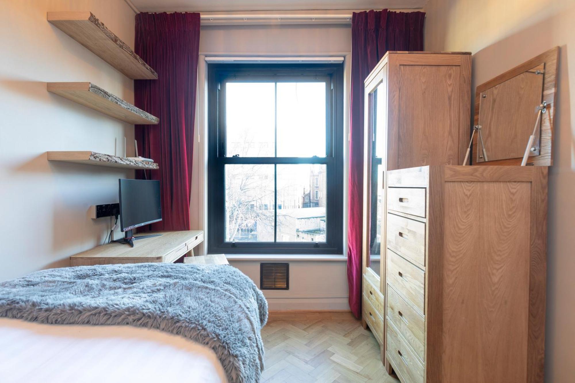 Walk To Oxford Street - 4 Tubes Nearby Homestay