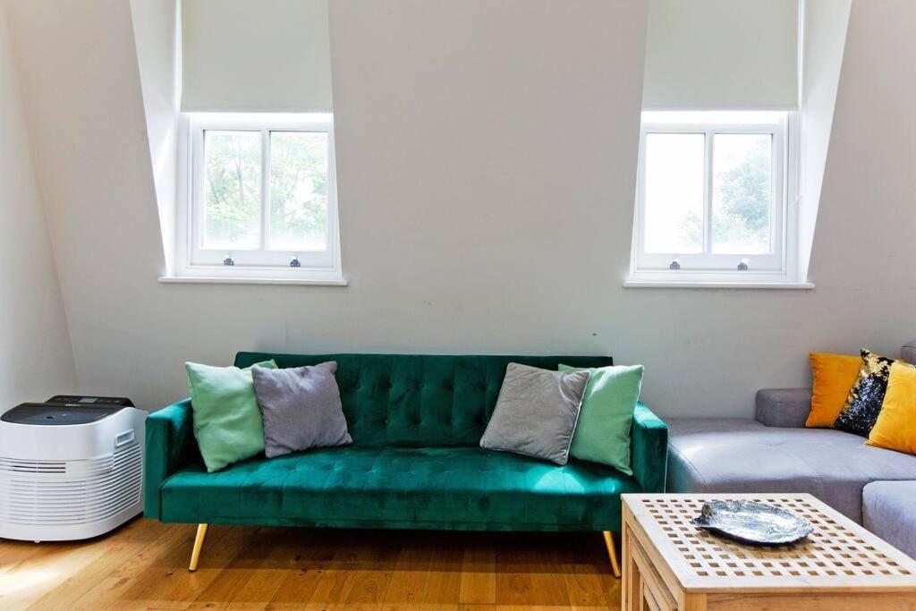 Cute 1bed Duplex Kensington No5 * Londen