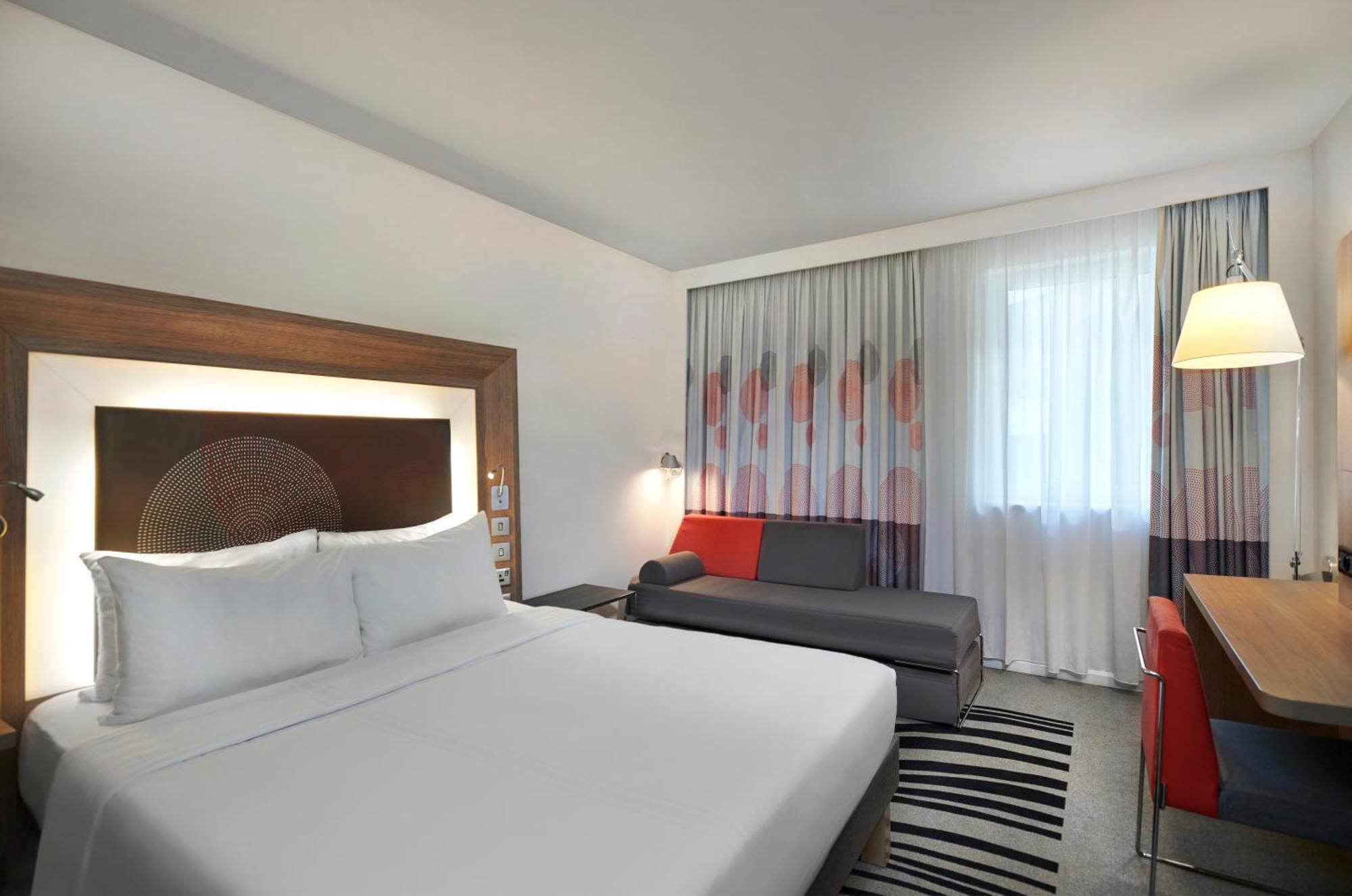 Novotel Tower Bridge 4*