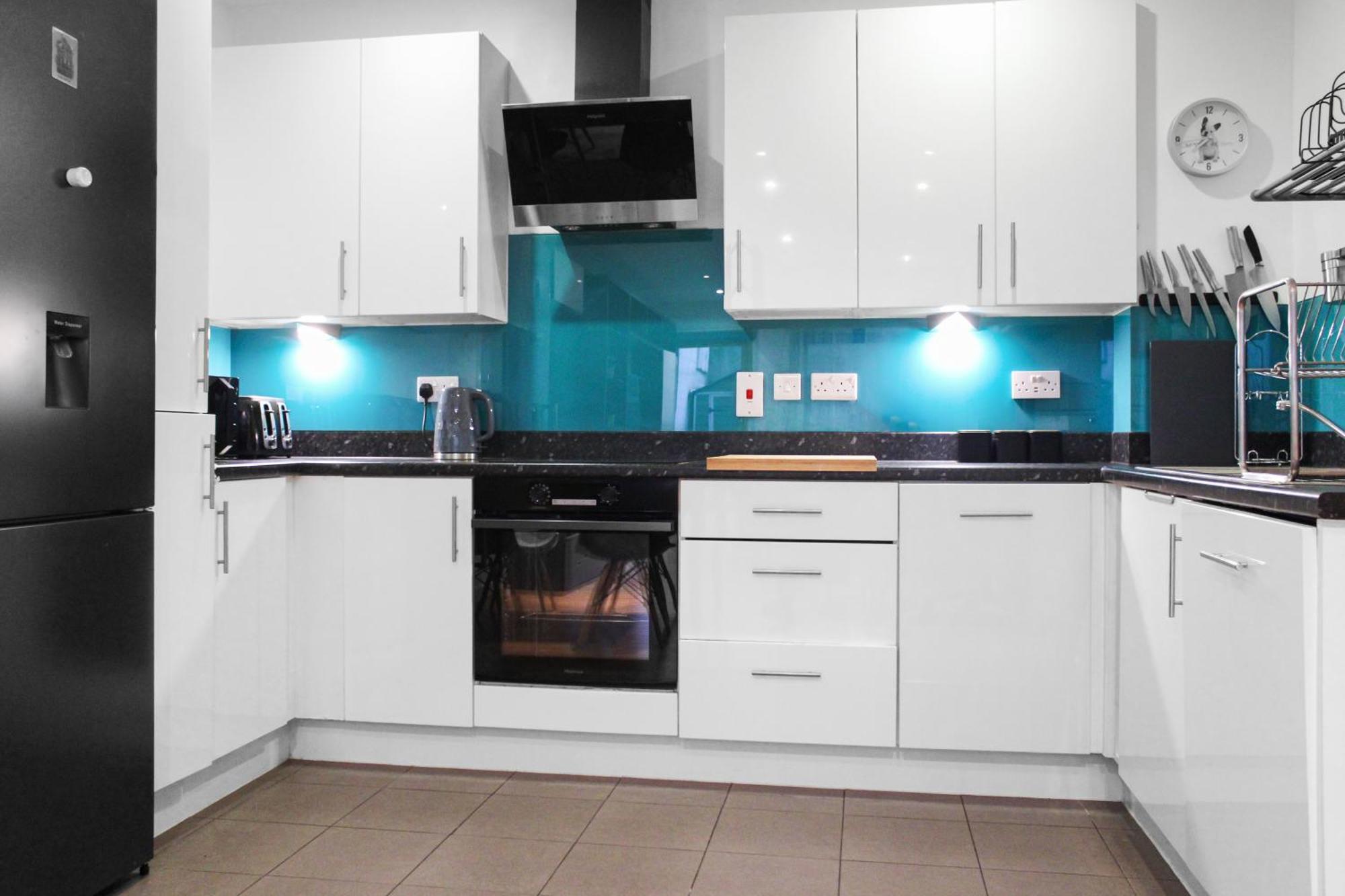 Apartment Walk To King's Hospital,private Terrace,828 Sq Ft,workspace
