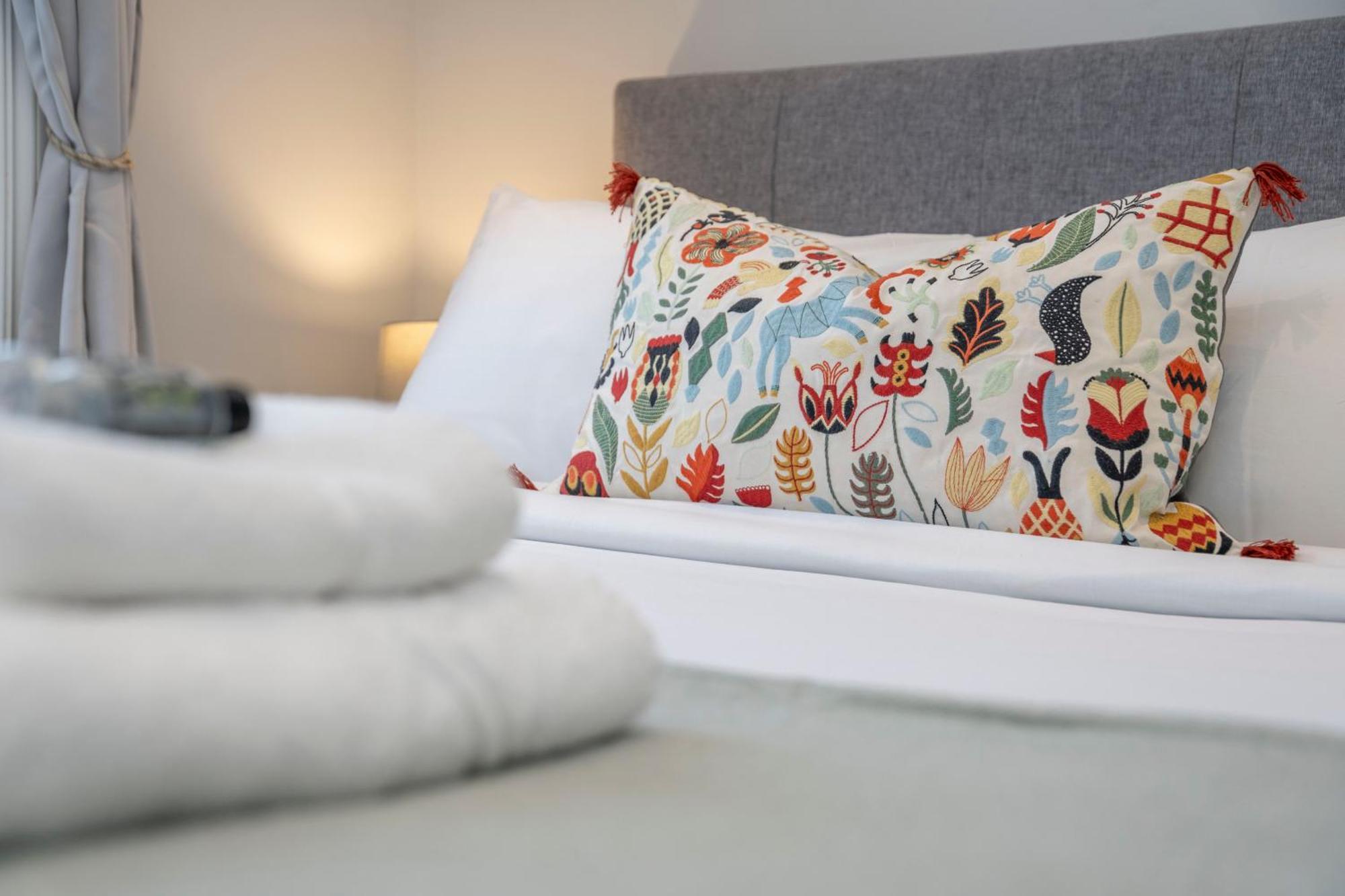Lovely Ground Floor 1bdr Flat, Notting Hill London