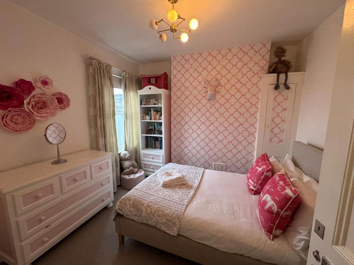 Elegant & Spacious 3 Bed Apartamento *