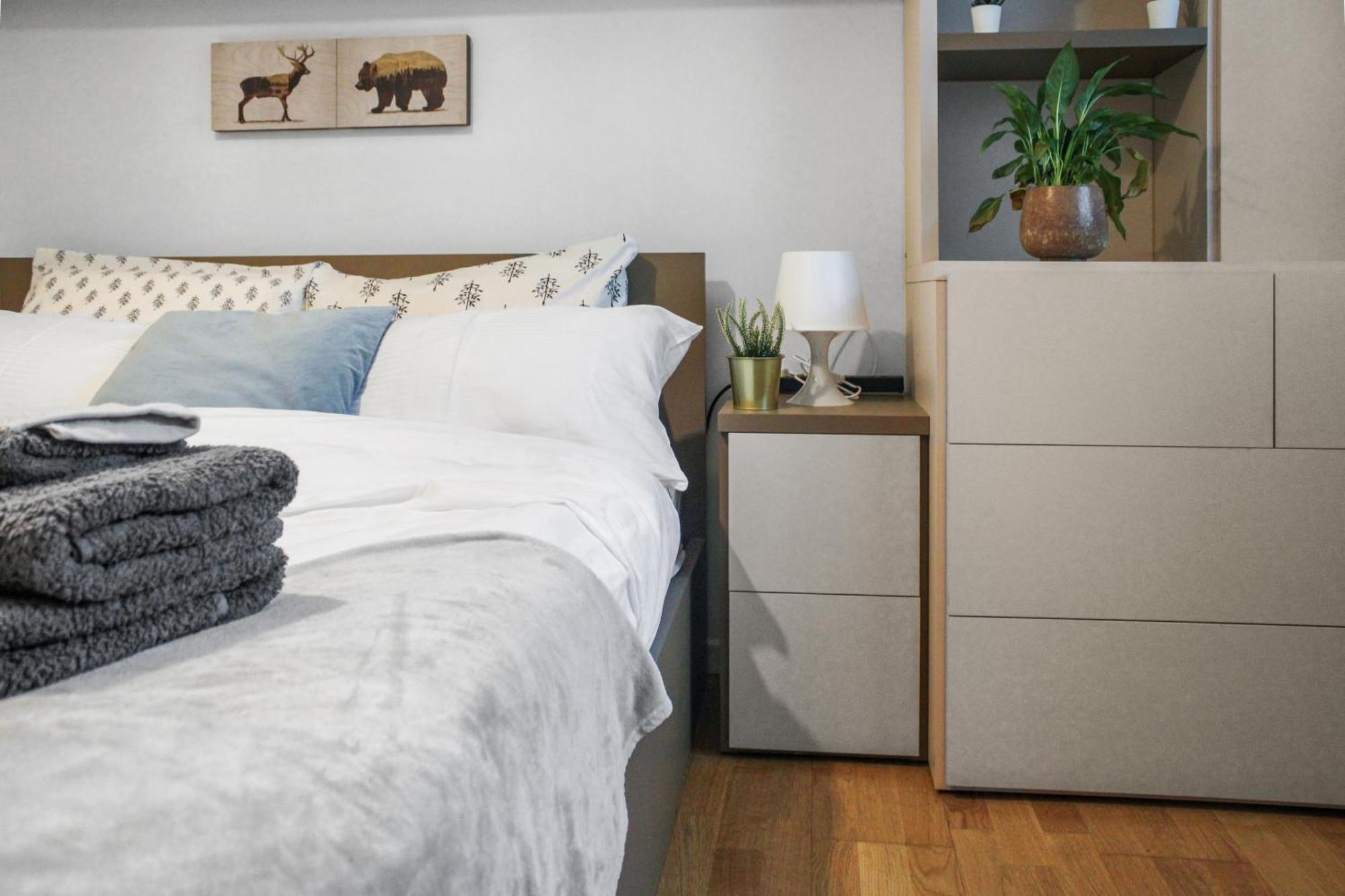Walk To King's Hospital,private Terrace,828 Sq Ft,workspace Apartment